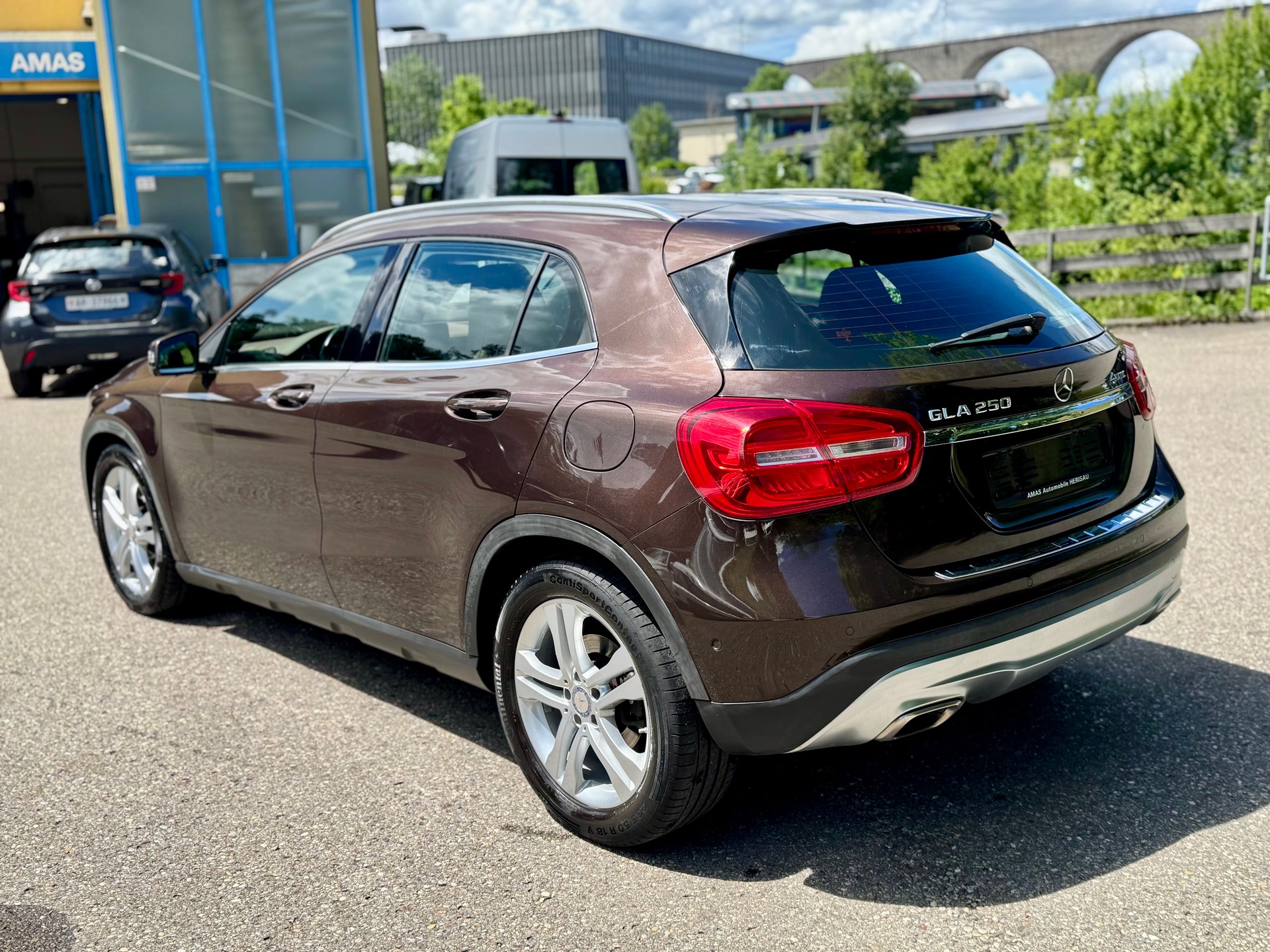 MERCEDES-BENZ GLA 250 4Matic 7G-DCT-image-4