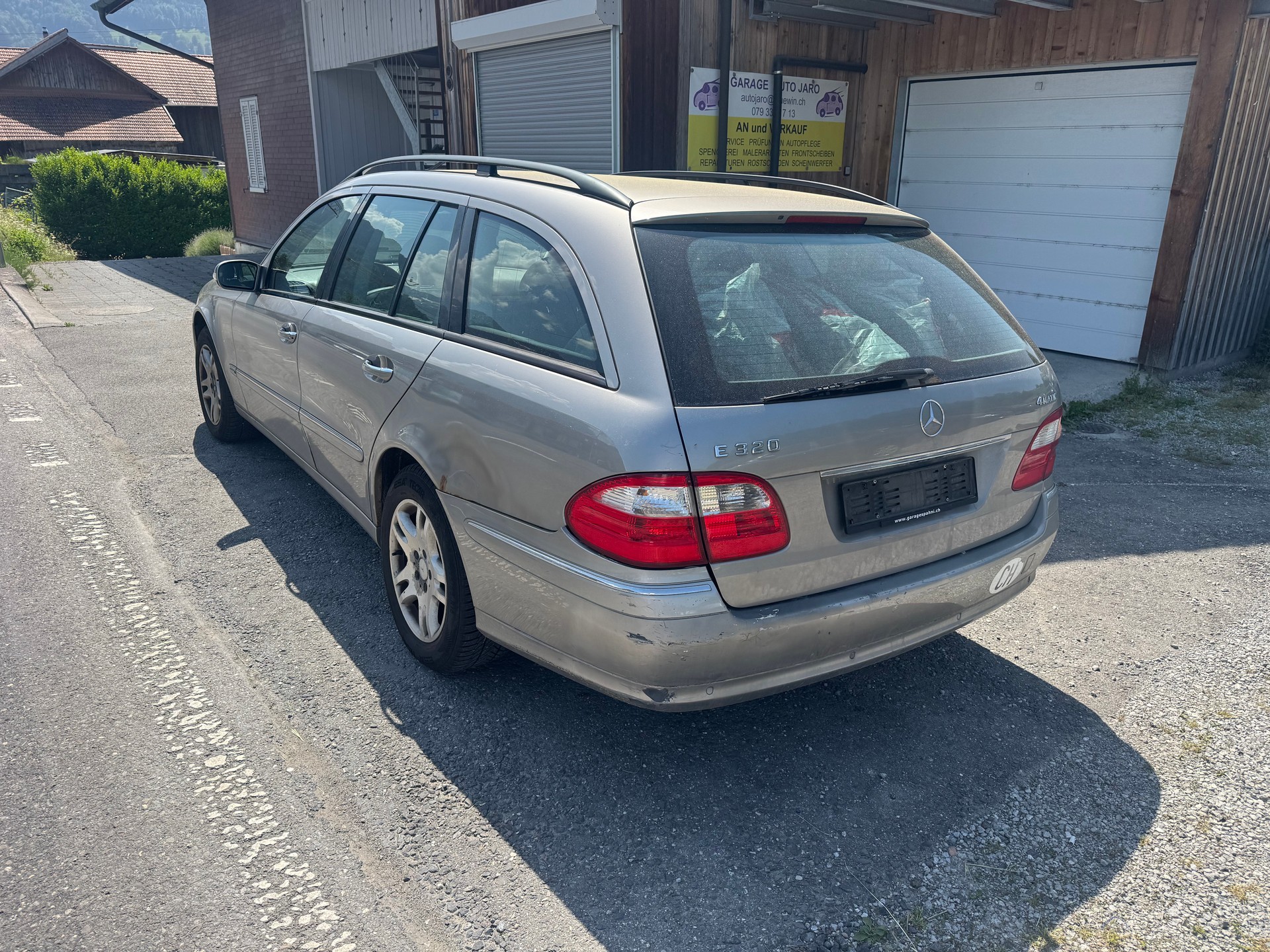 MERCEDES-BENZ E 320 Classic 4Matic Automatic-image-3