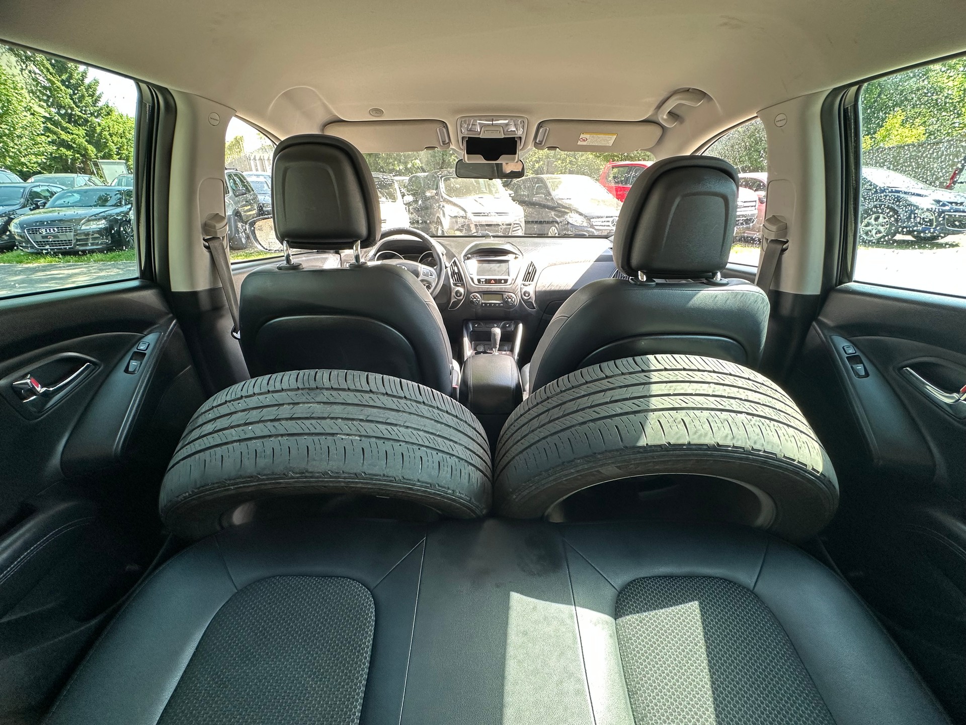HYUNDAI iX 35 2.0 CRDi Style 4WD Automatic-image-6