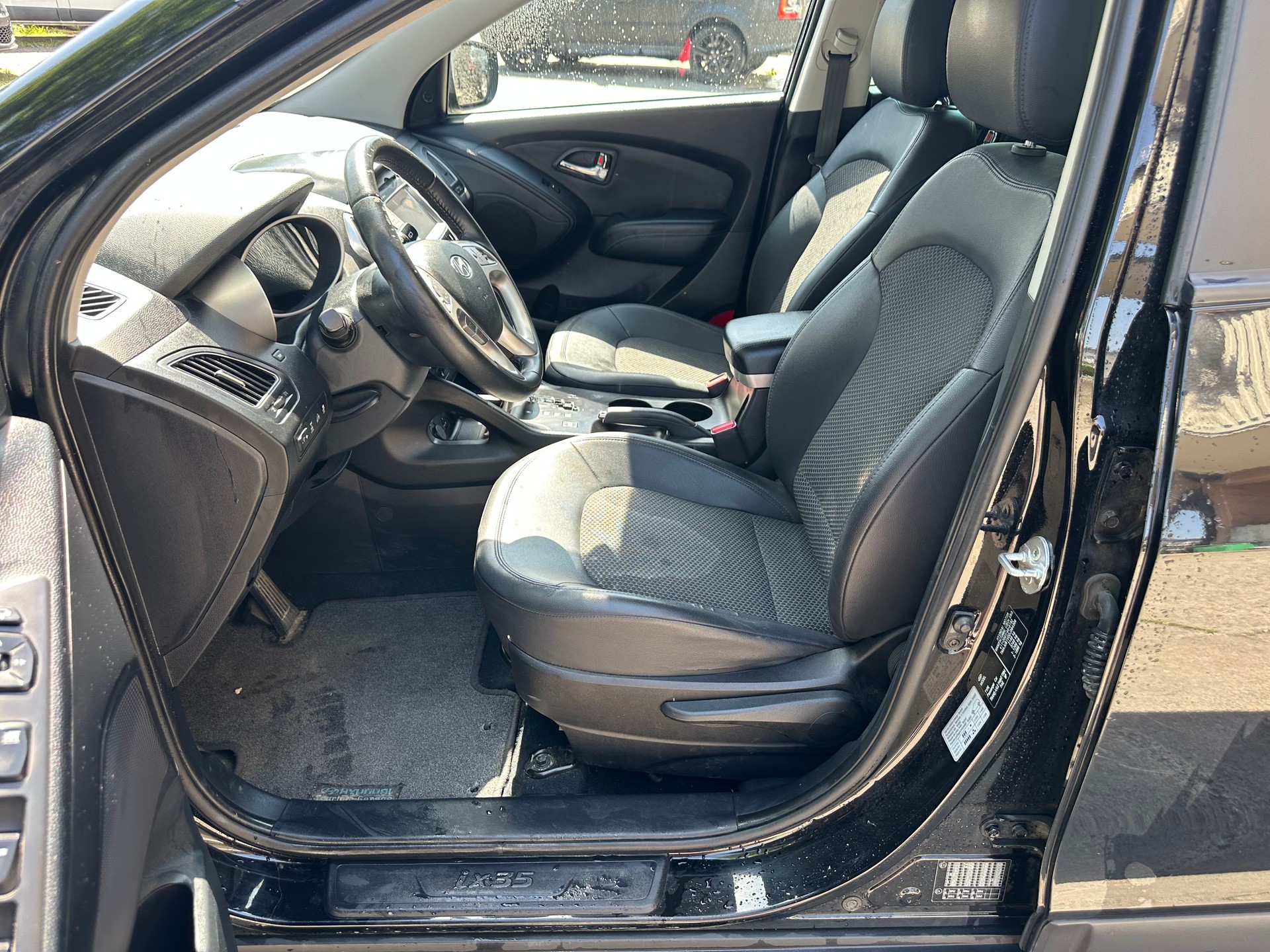 HYUNDAI iX 35 2.0 CRDi Style 4WD Automatic-image-9