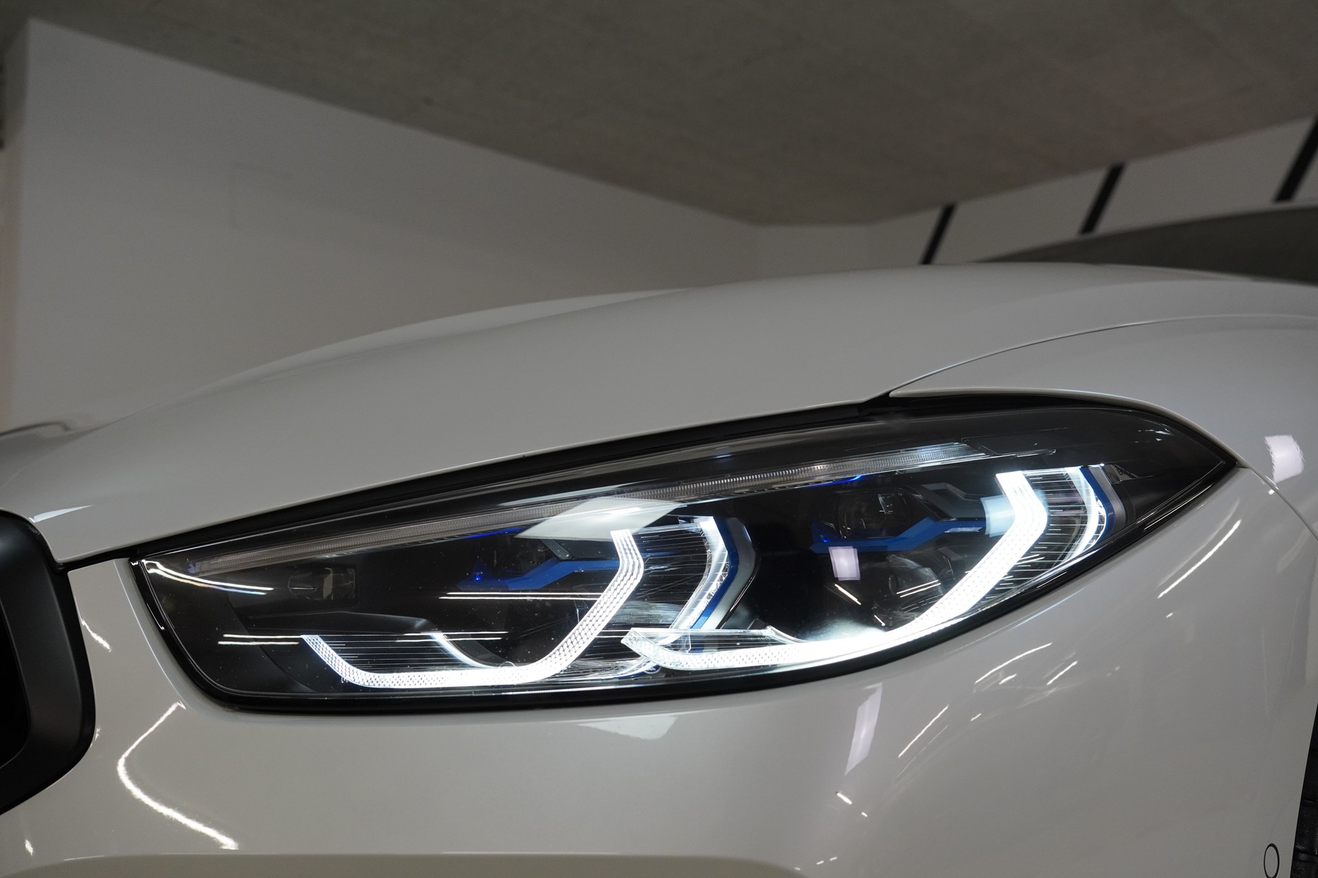 BMW 840d xDrive 48V M Sport Pro Steptronic-image-8