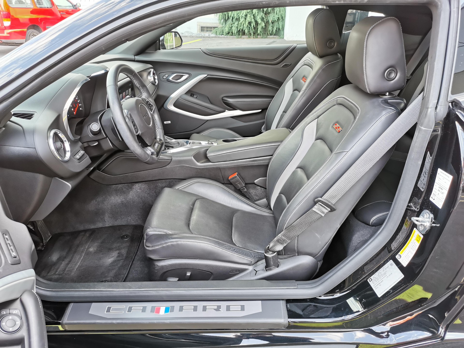 CHEVROLET Camaro 6.2 V8 50th Anniversary Ed.-image-8