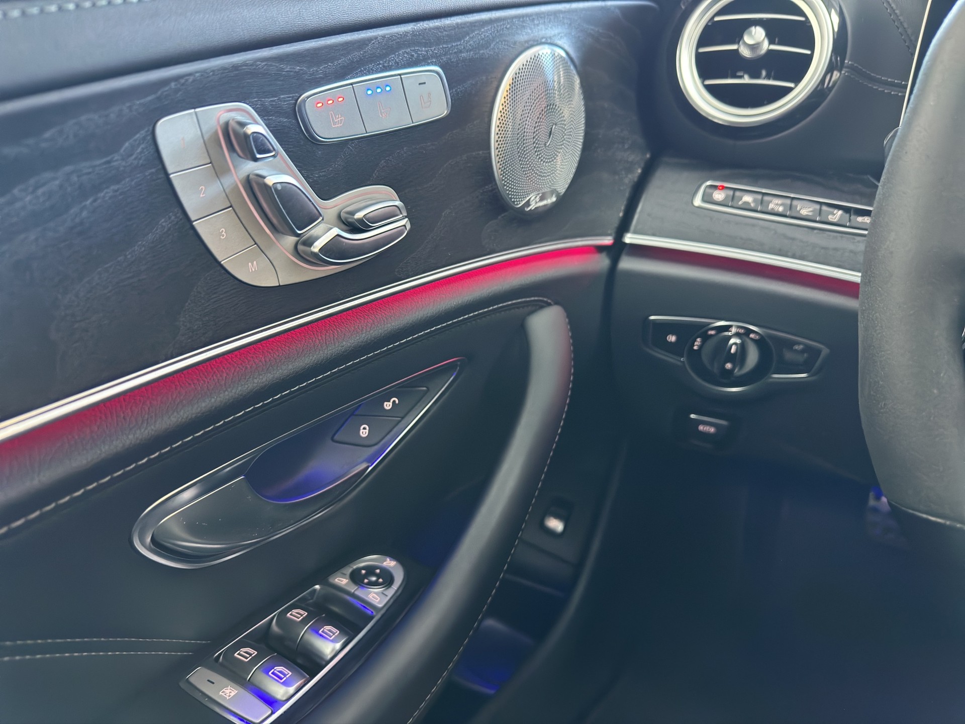 MERCEDES-BENZ E 63 AMG S 4 Matic 9G-Tronic-image-9