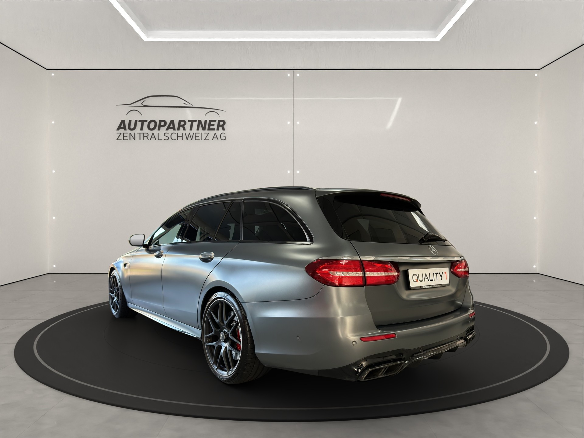 MERCEDES-BENZ E 63 AMG S 4 Matic 9G-Tronic-image-2