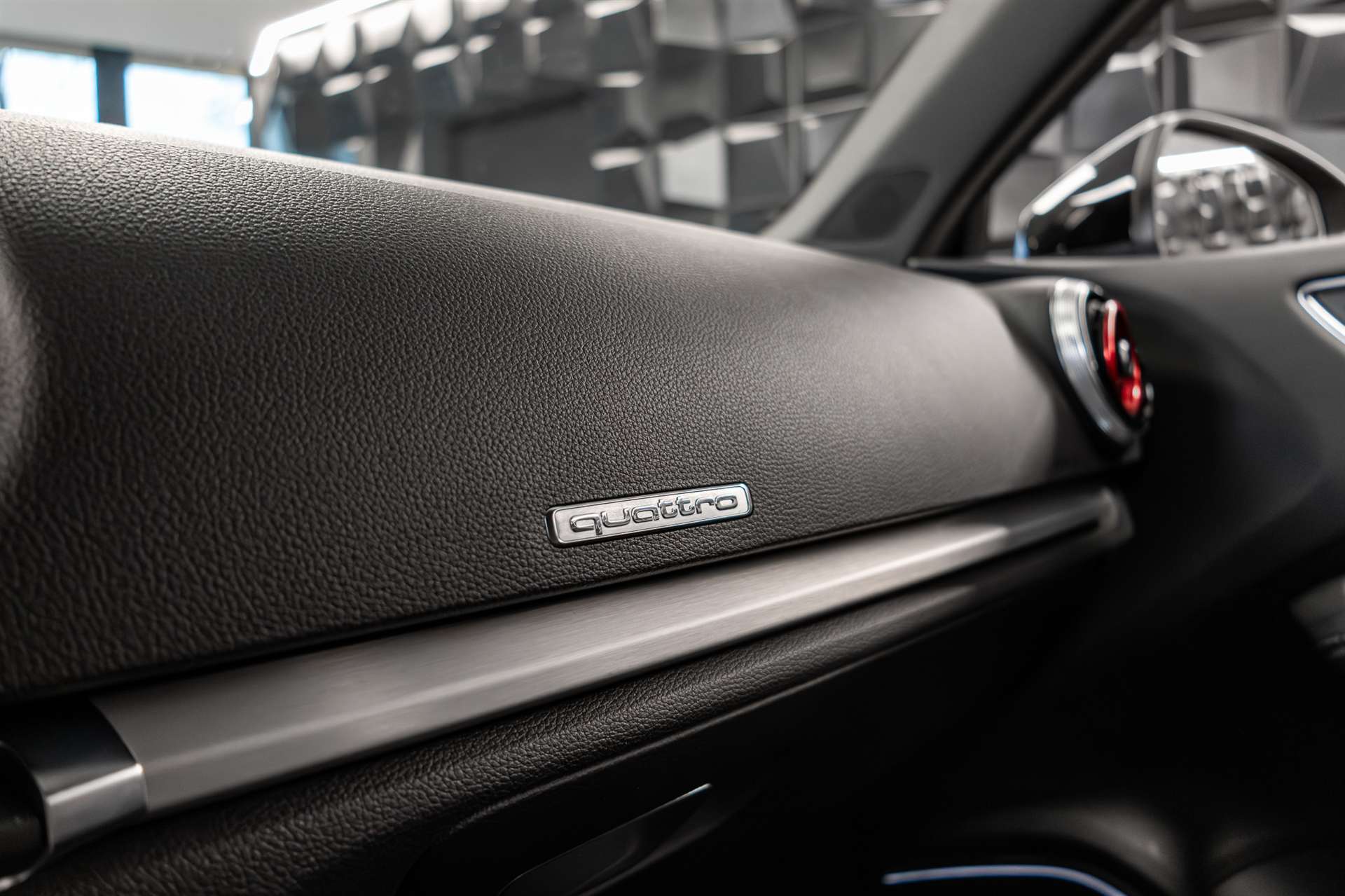 AUDI S3 Limousine 2.0 TFSI quattro S-tronic-image-21