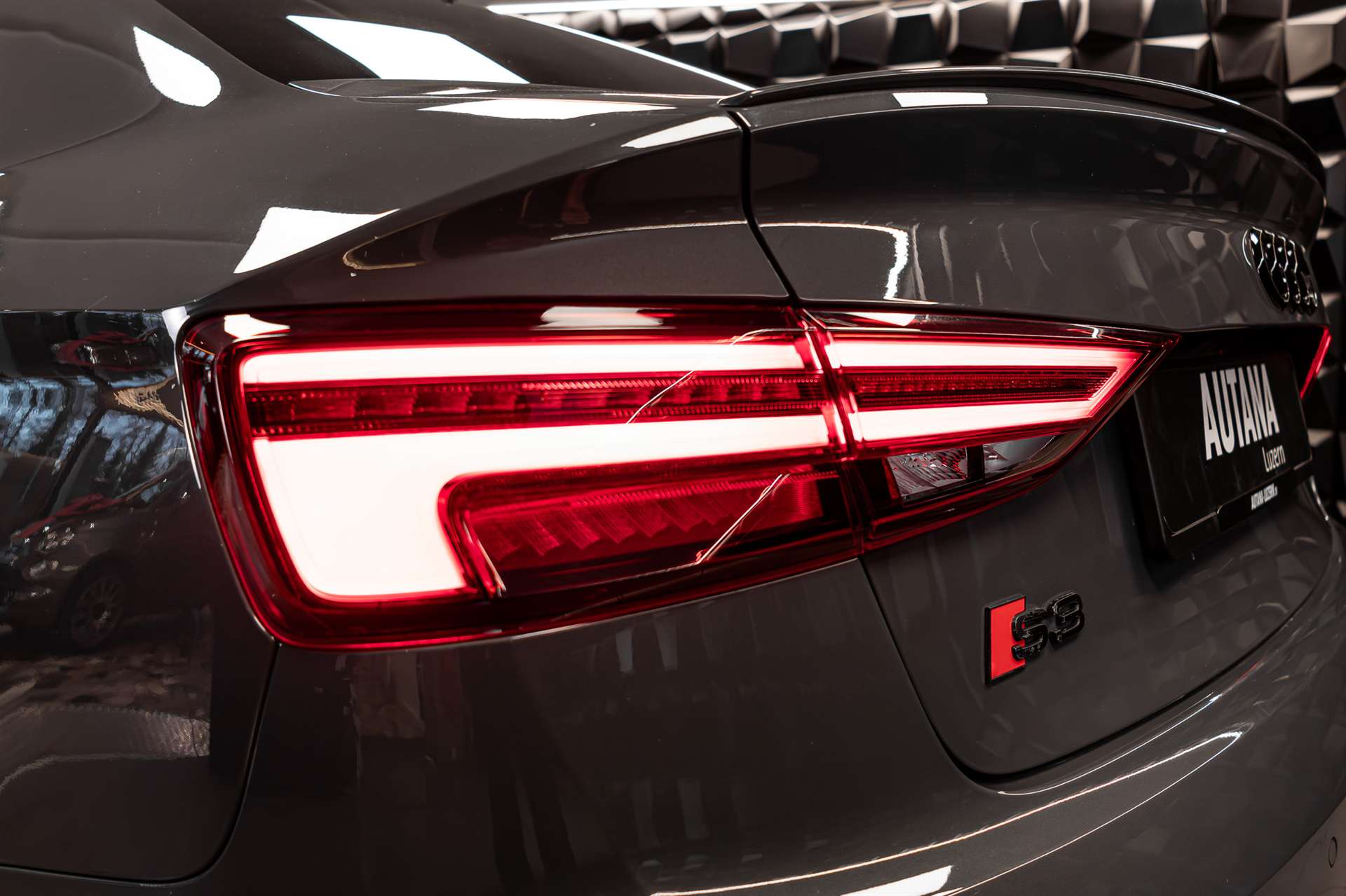 AUDI S3 Limousine 2.0 TFSI quattro S-tronic-image-31