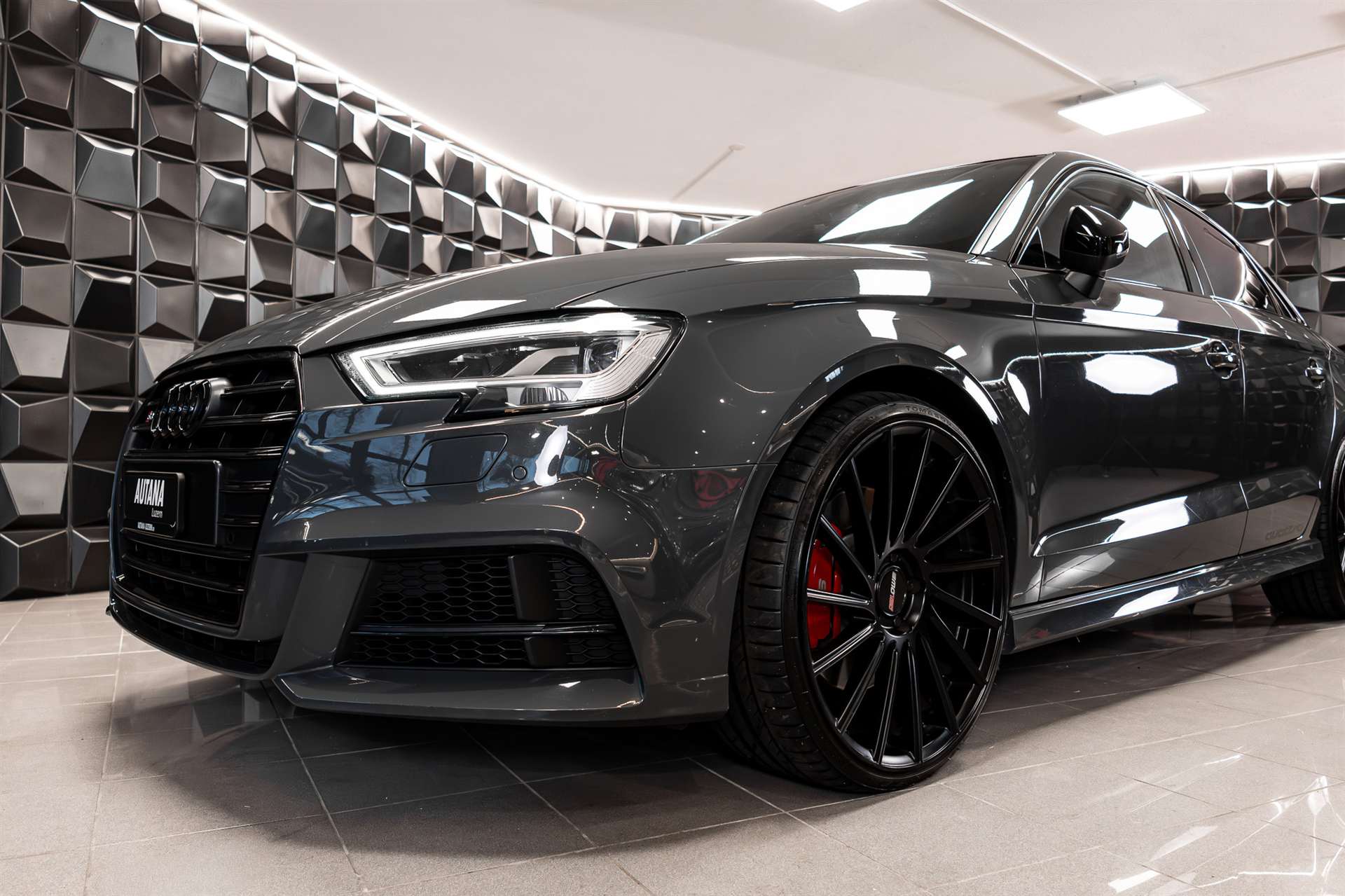 AUDI S3 Limousine 2.0 TFSI quattro S-tronic-image-27