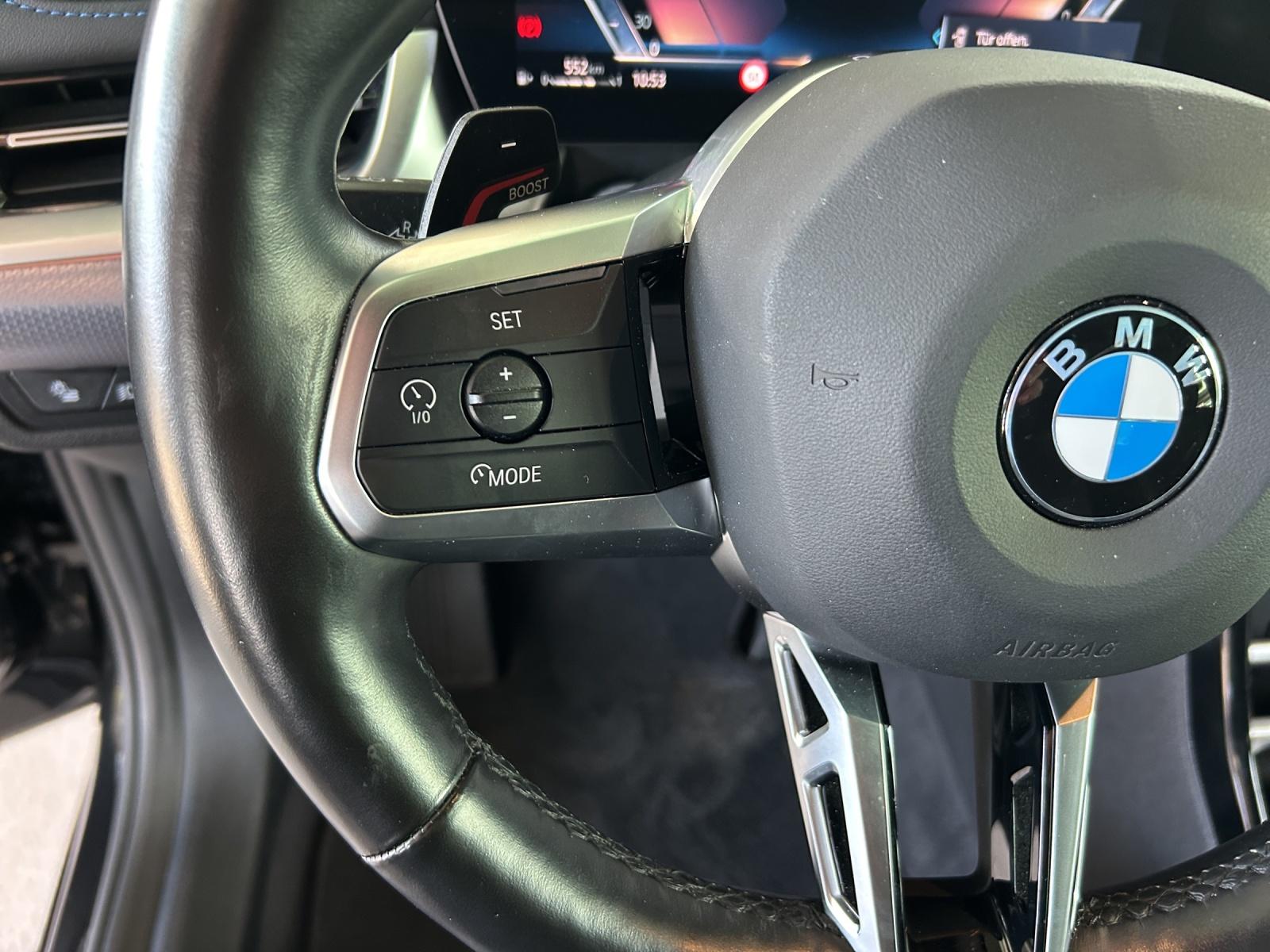 BMW 220i Active Tourer-image-16