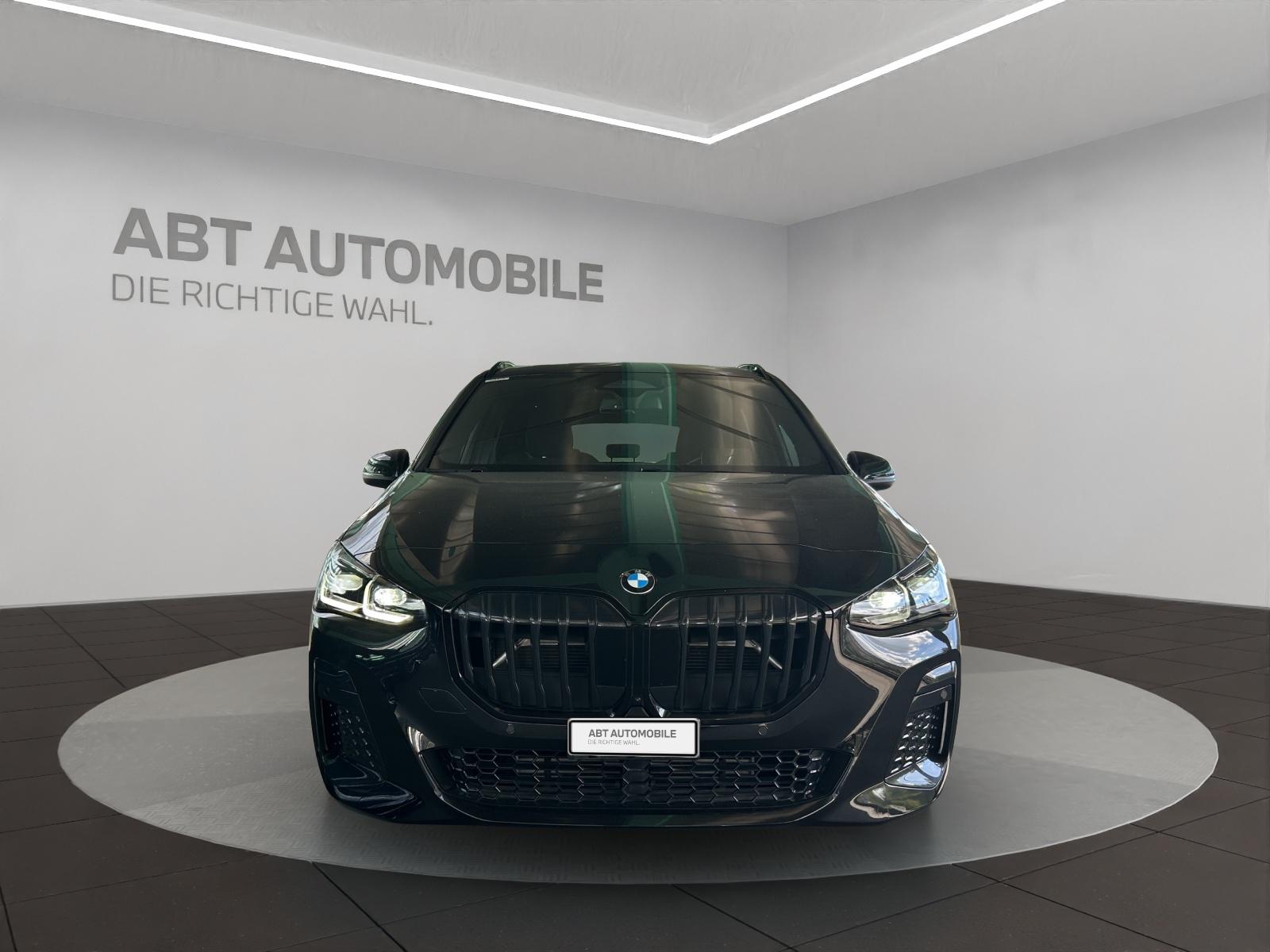 BMW 220i Active Tourer-showroom-element-1