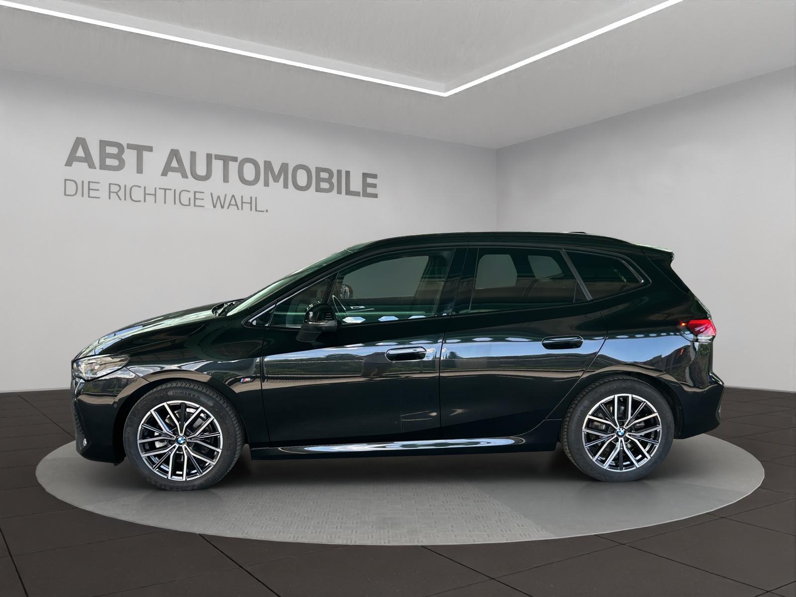 BMW 220i Active Tourer-showroom-element-2