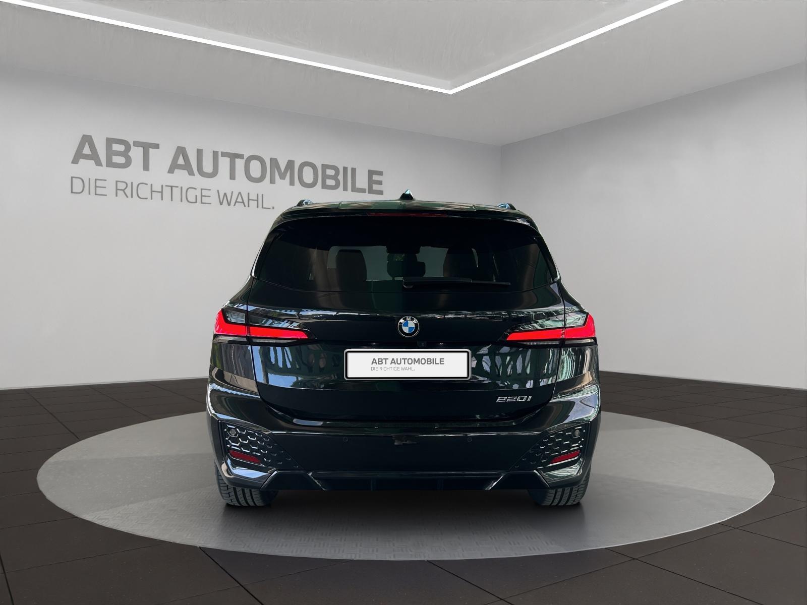 BMW 220i Active Tourer-image-4