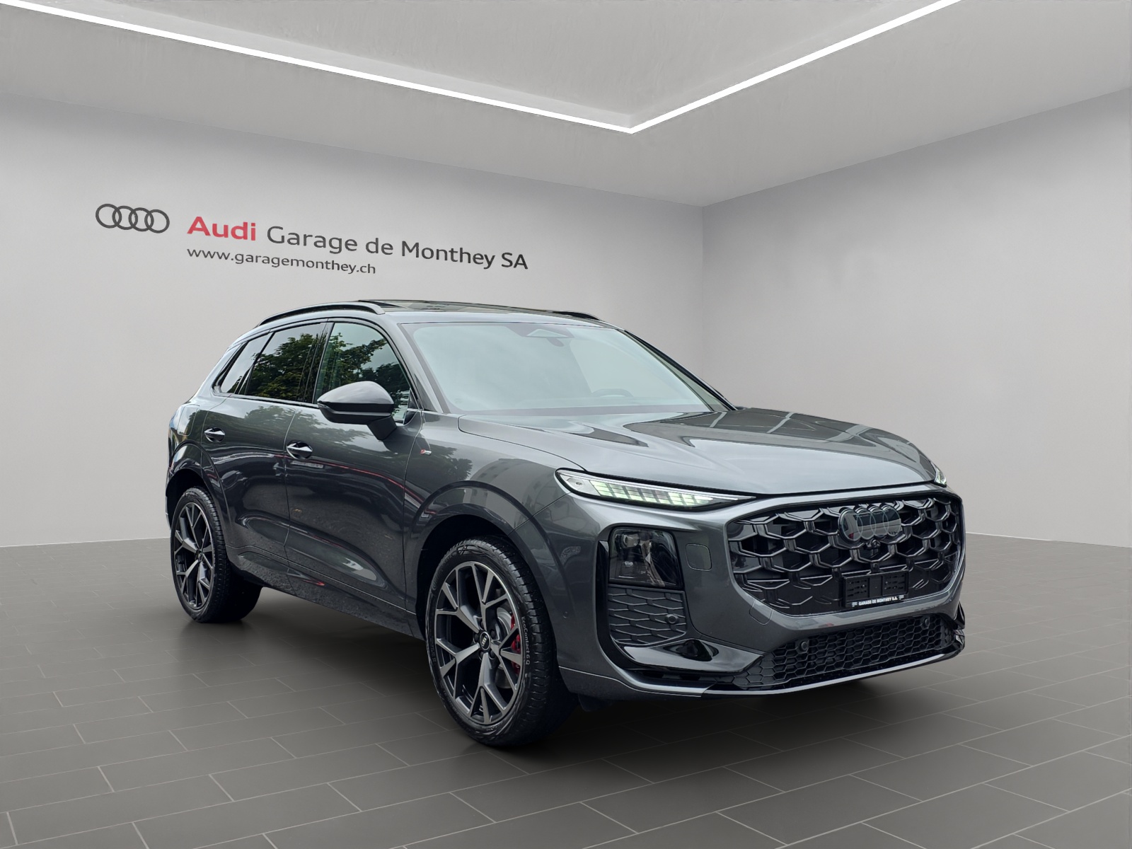 AUDI Q3 SUV TFSI quattro 195 kW S tronic-image-1