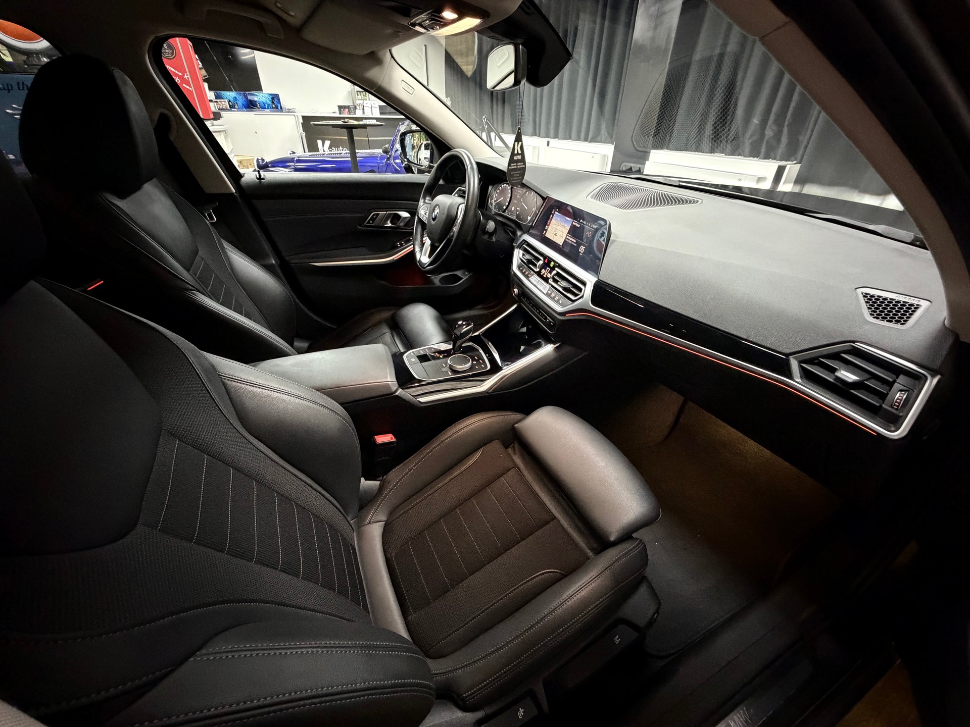 BMW 318d 48V Touring Sport Line Steptronic-image-24