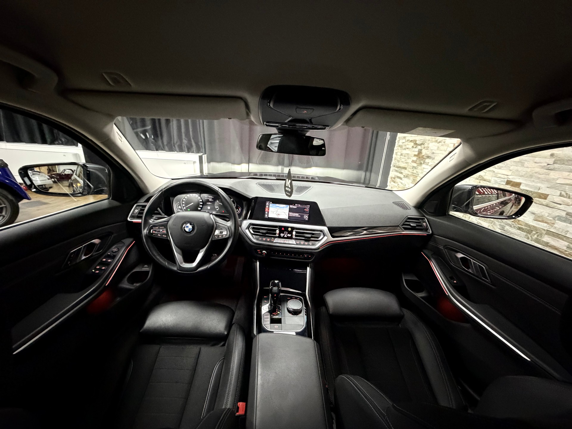 BMW 318d 48V Touring Sport Line Steptronic-image-20