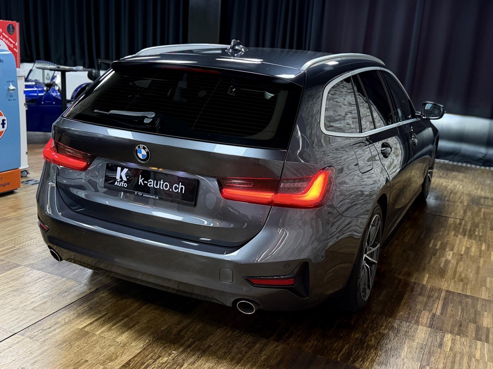 BMW 318d 48V Touring Sport Line Steptronic-showroom-element-3