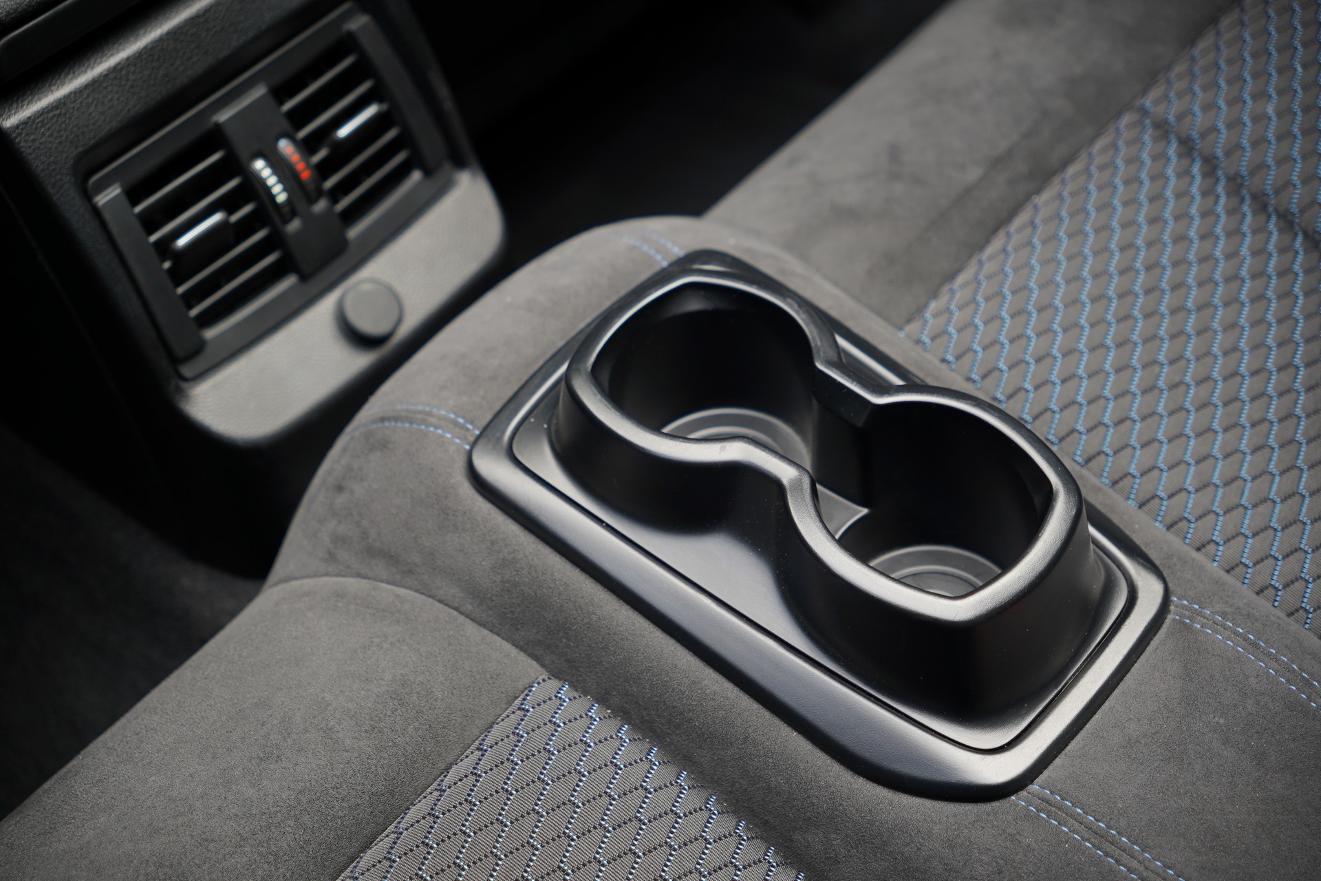 BMW M240i xDrive Steptronic-image-28