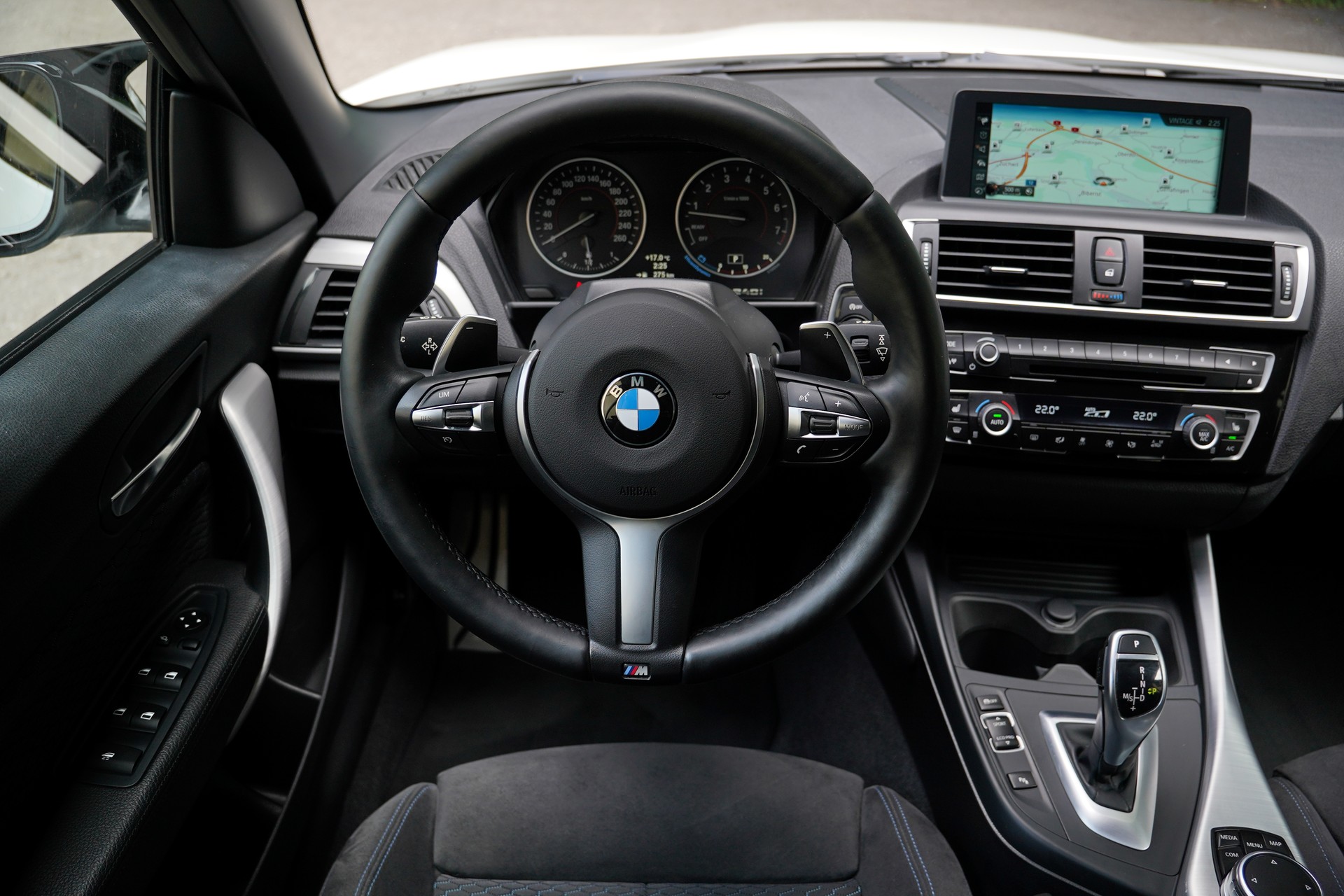 BMW M240i xDrive Steptronic-image-22