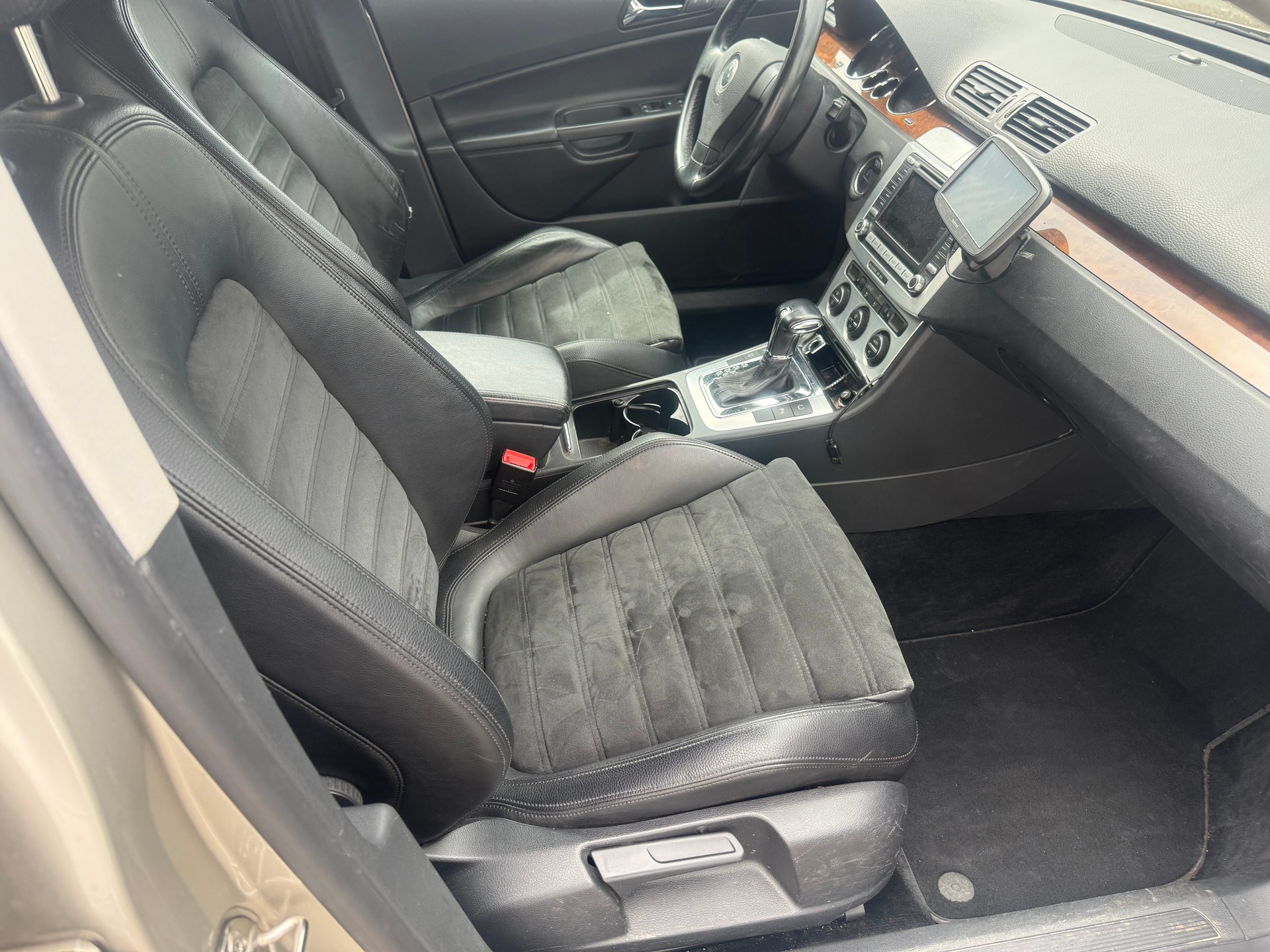 VW Passat Variant 3.2 V6 FSI Highline 4Motion-image-10