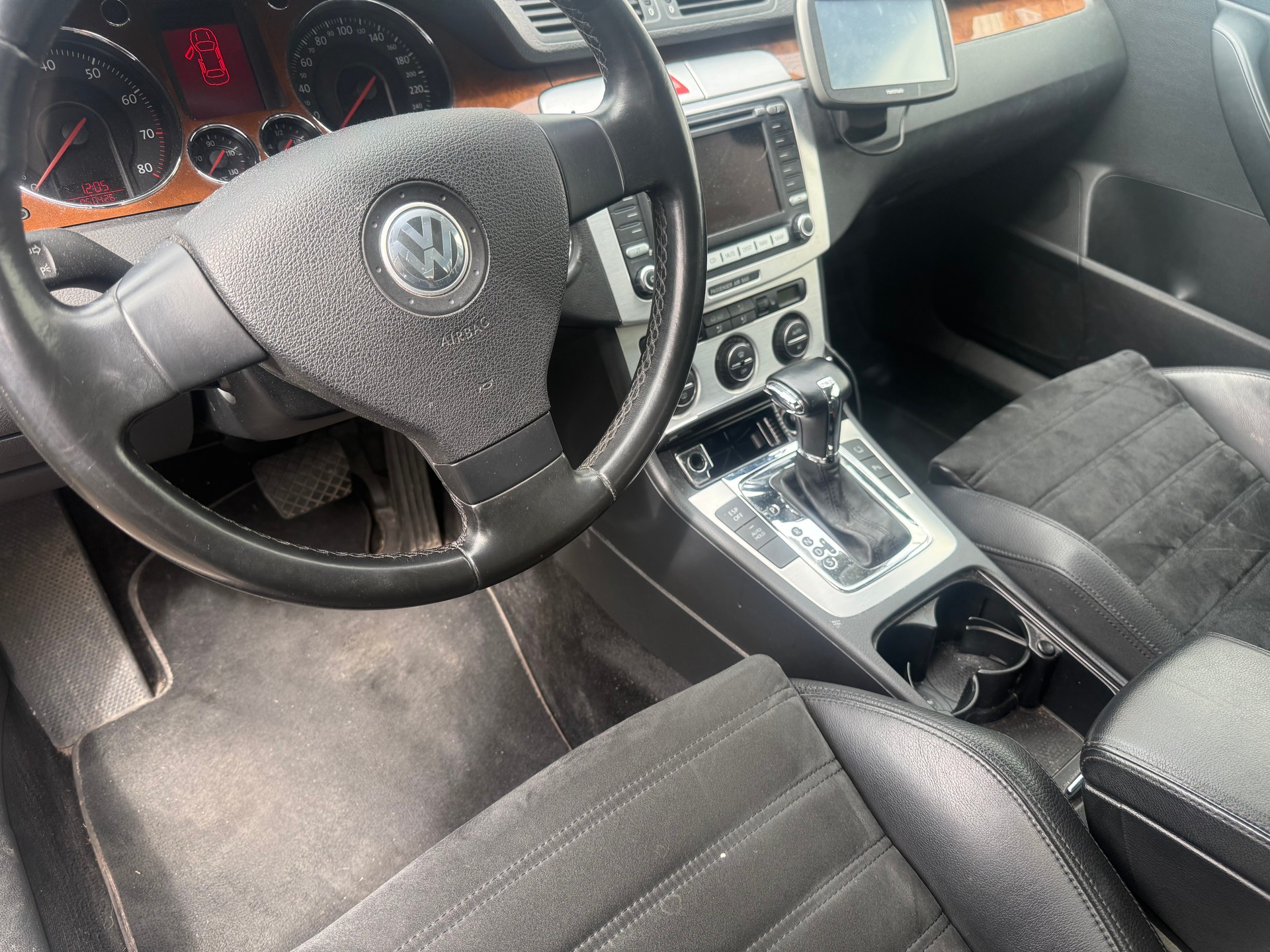 VW Passat Variant 3.2 V6 FSI Highline 4Motion-image-8