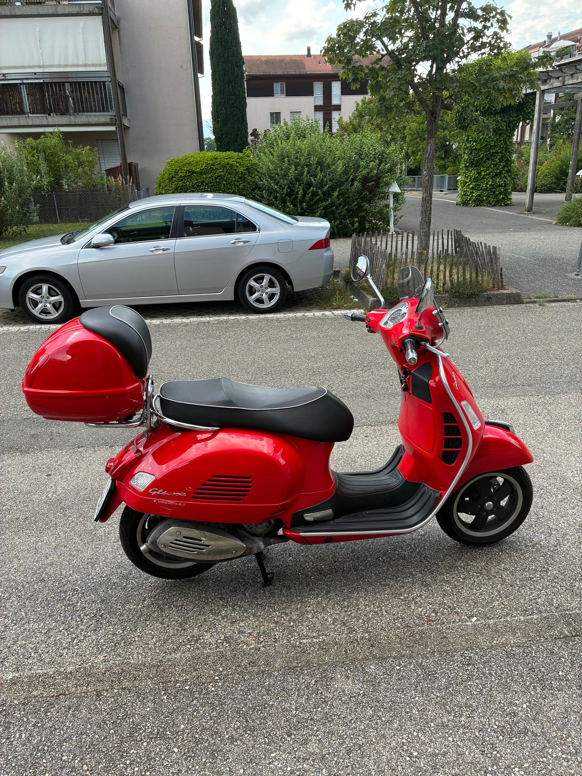 PIAGGIO Vespa GTS Super 300 i.e-image-10