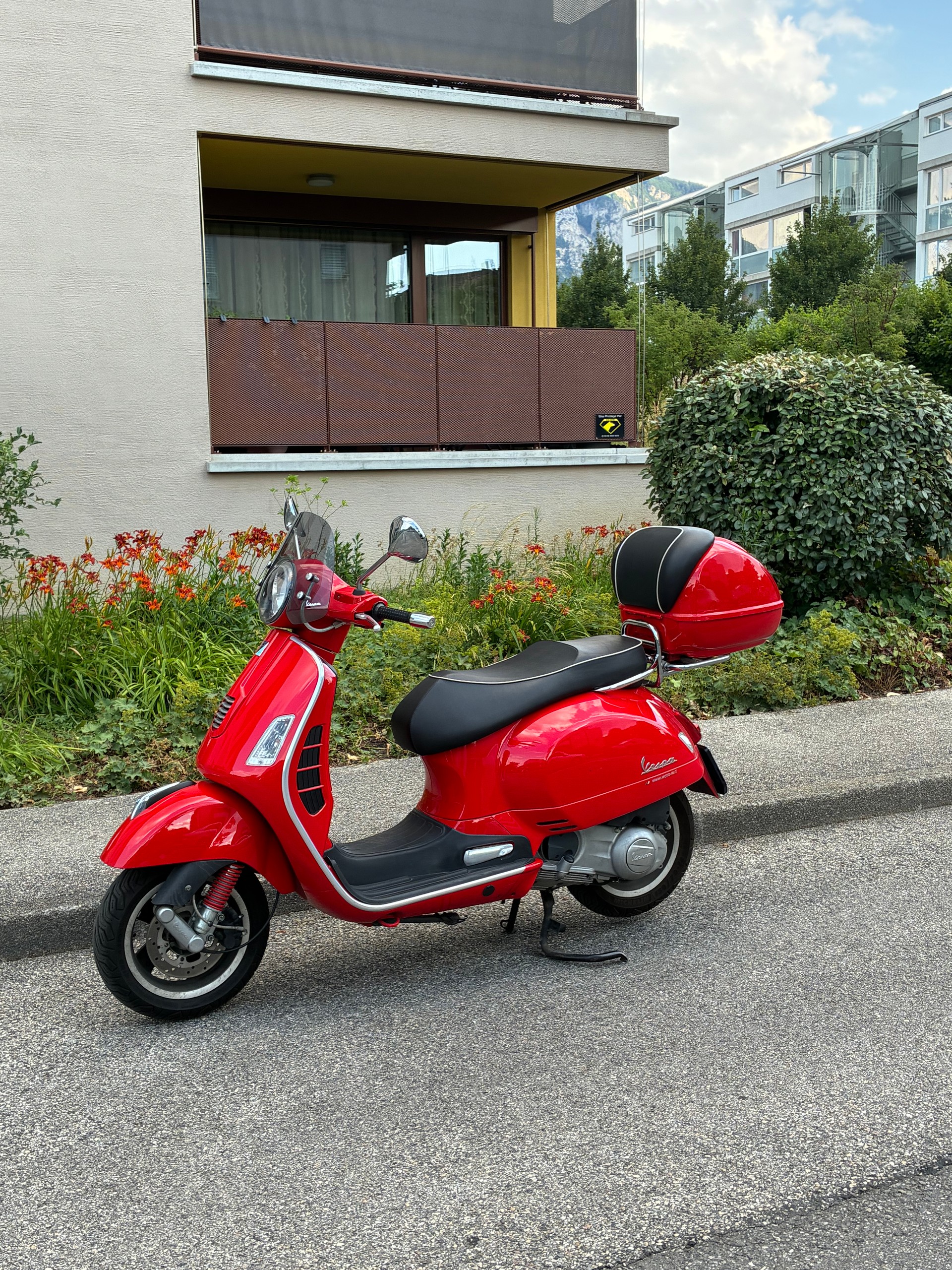 PIAGGIO Vespa GTS Super 300 i.e-image-0