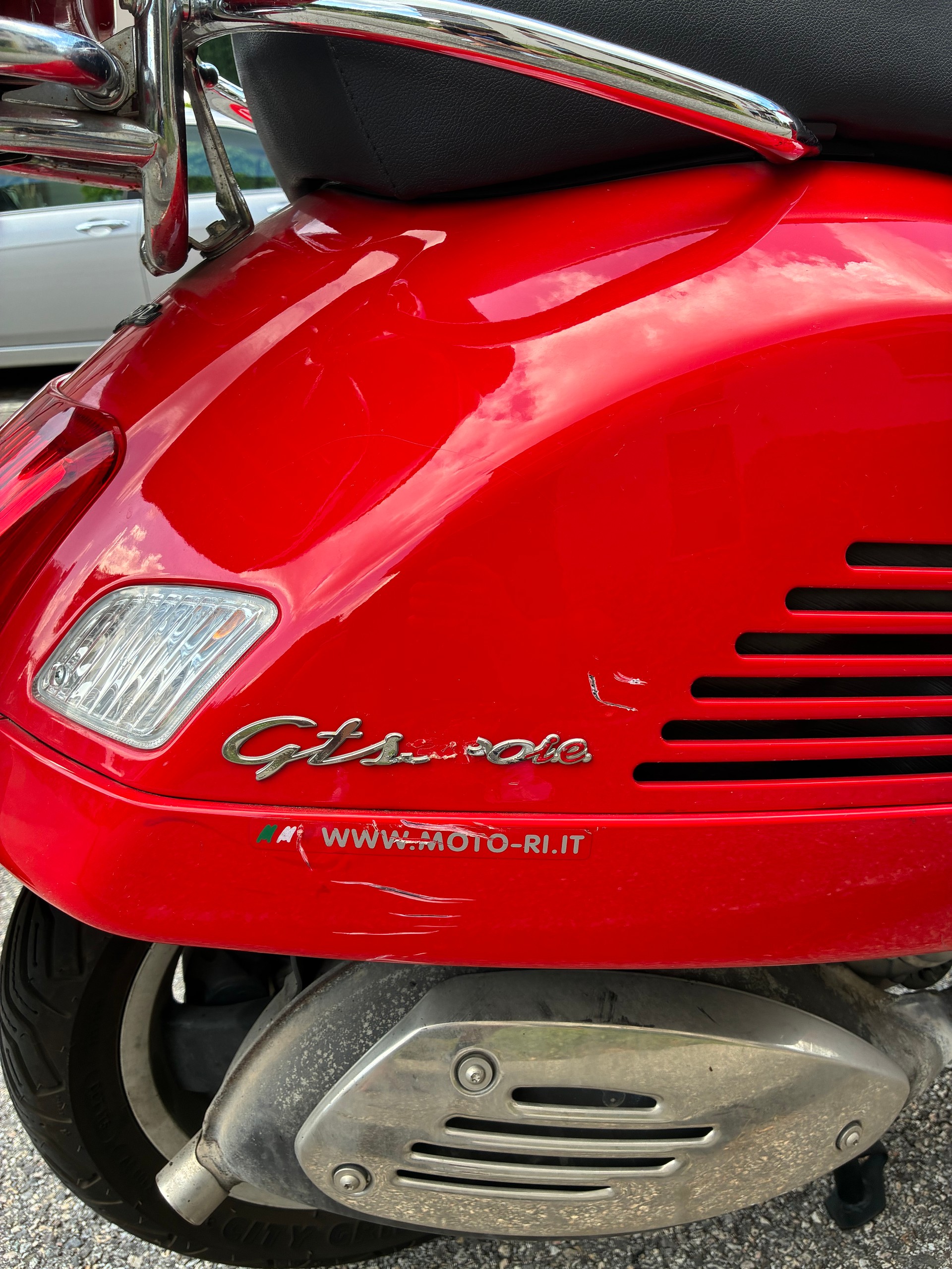 PIAGGIO Vespa GTS Super 300 i.e-image-6