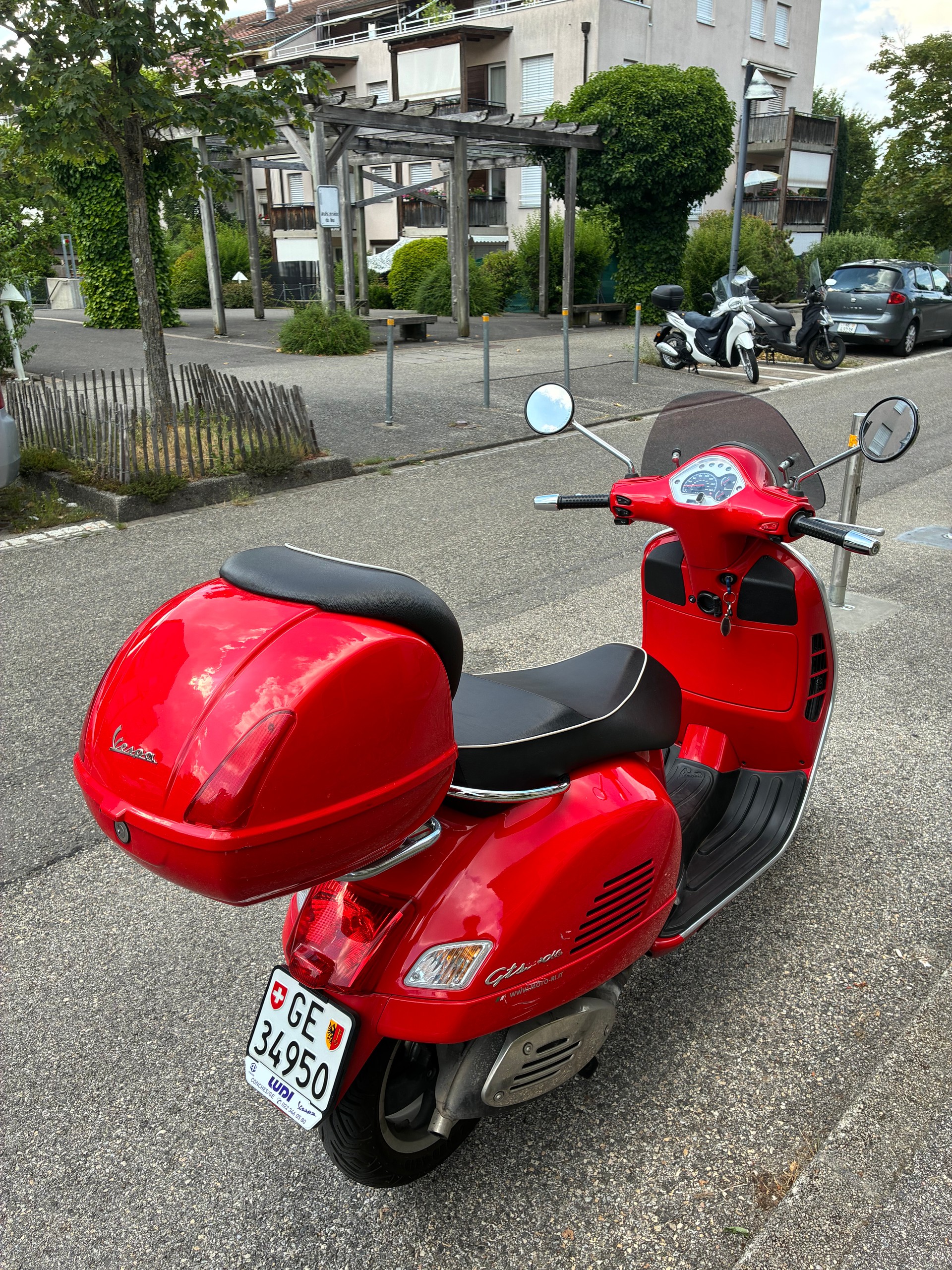 PIAGGIO Vespa GTS Super 300 i.e-image-8
