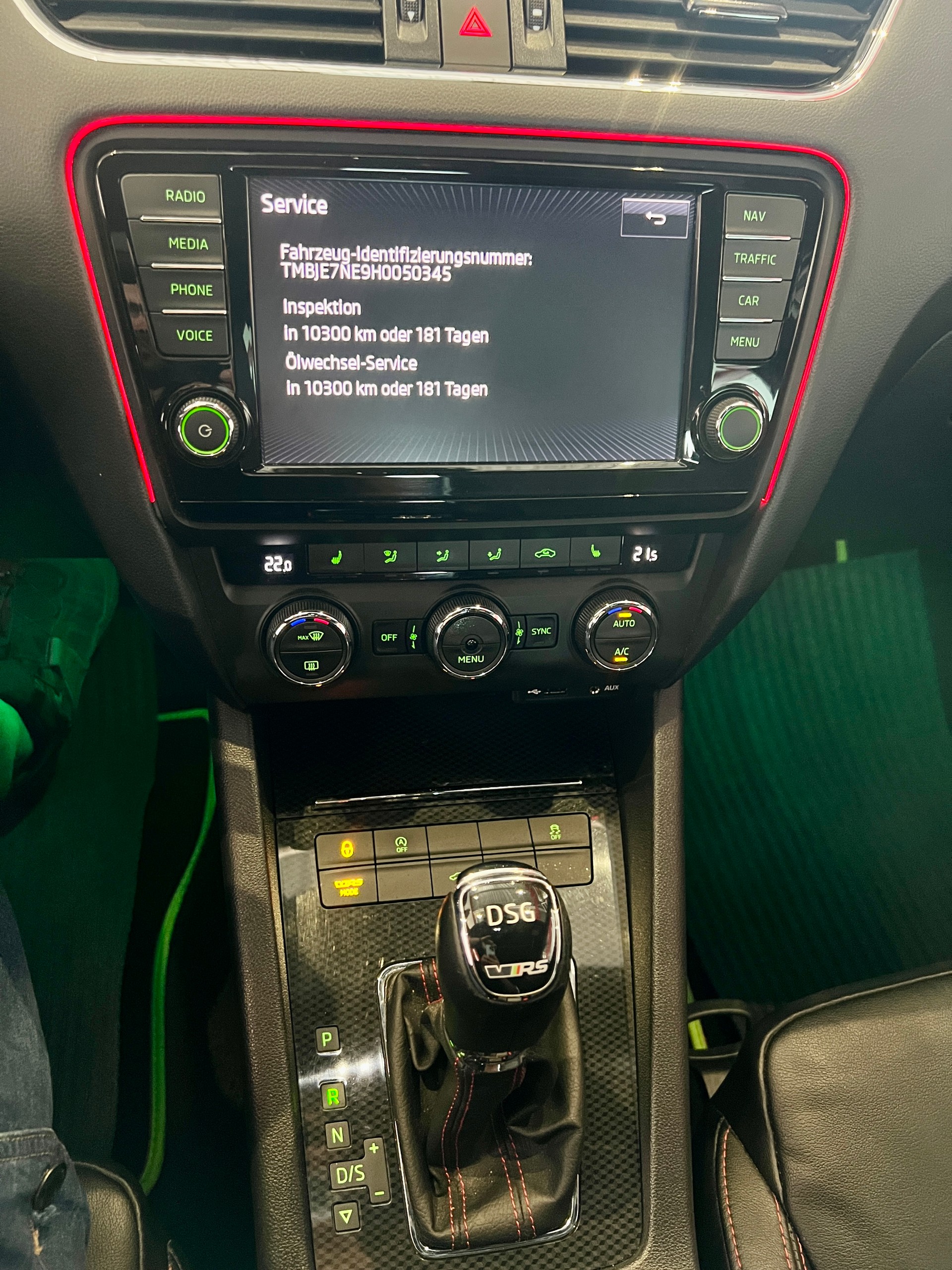 SKODA Octavia Combi 2.0 TSI RS DSG-image-29