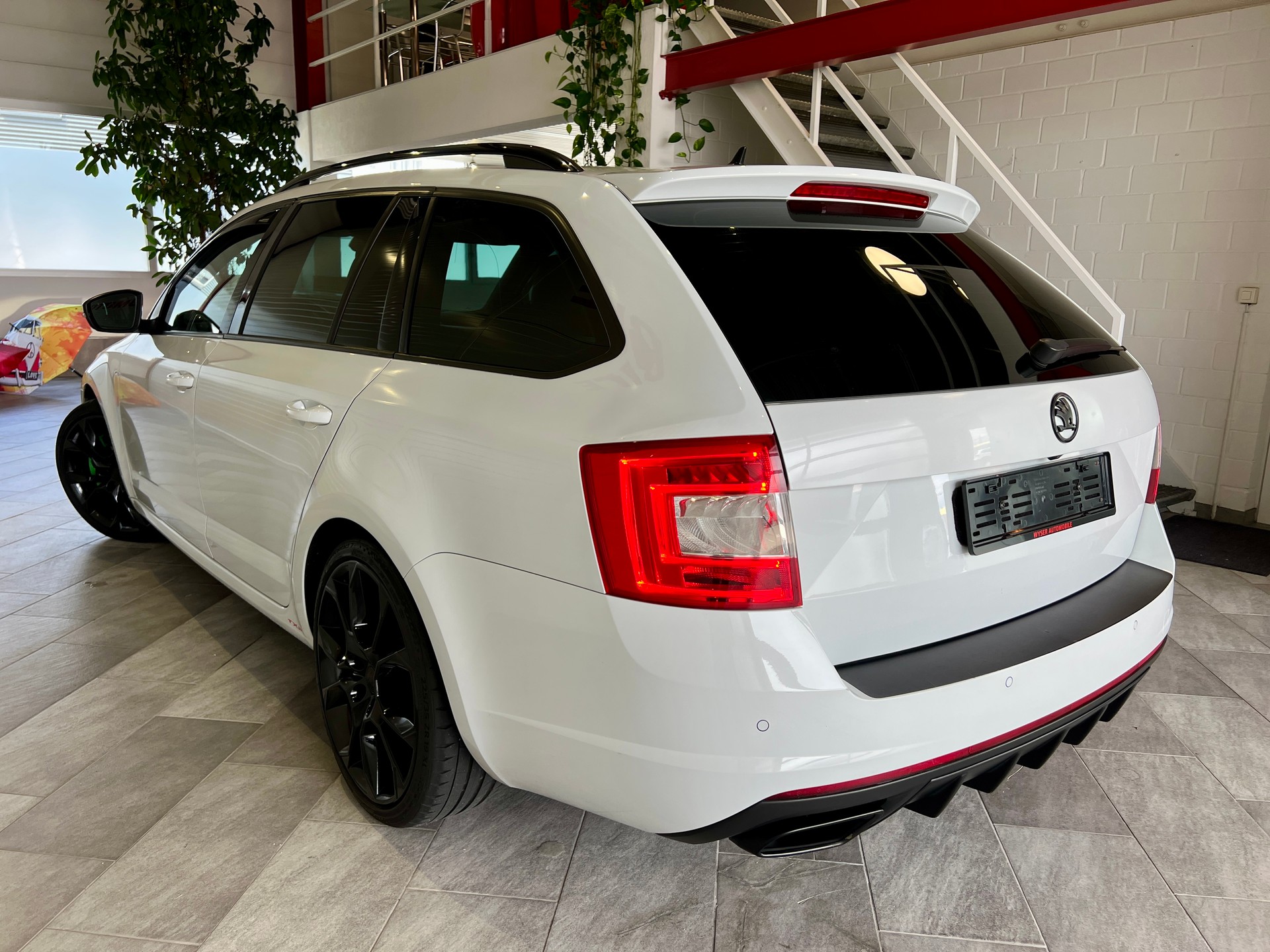 SKODA Octavia Combi 2.0 TSI RS DSG-image-4