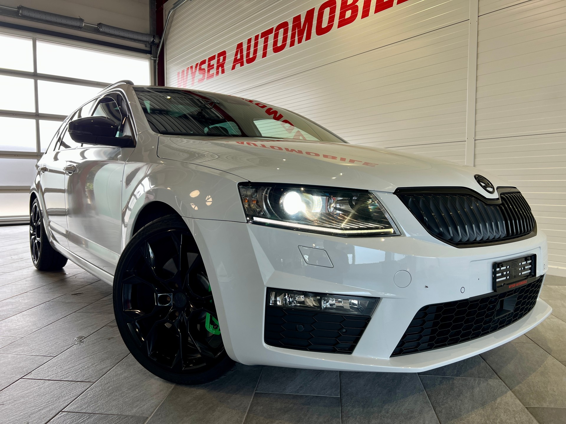 SKODA Octavia Combi 2.0 TSI RS DSG-showroom-element-1