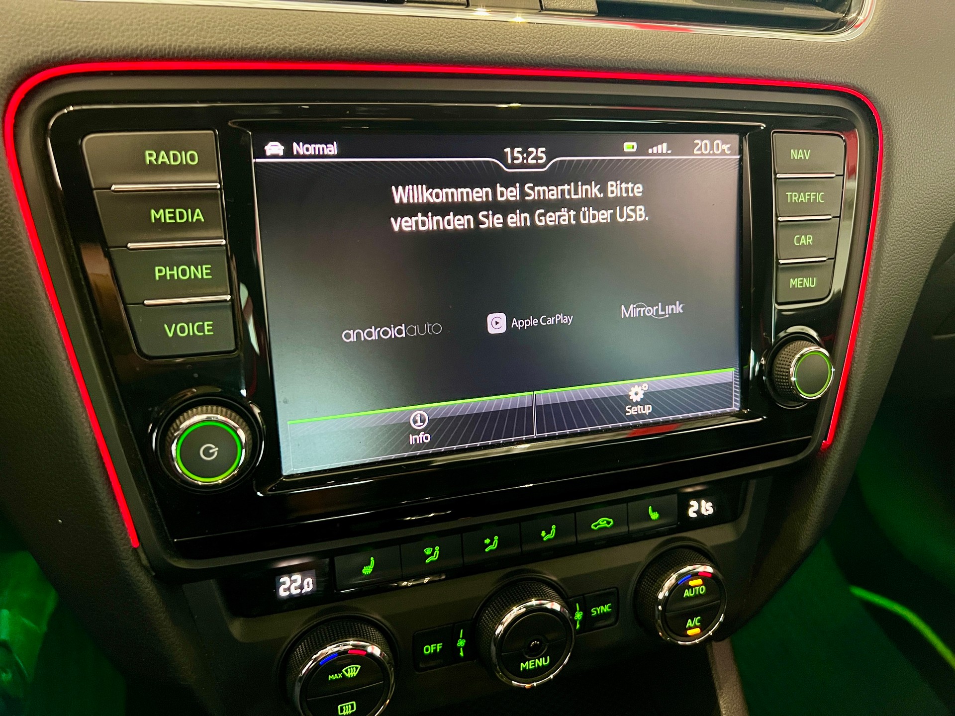 SKODA Octavia Combi 2.0 TSI RS DSG-image-27