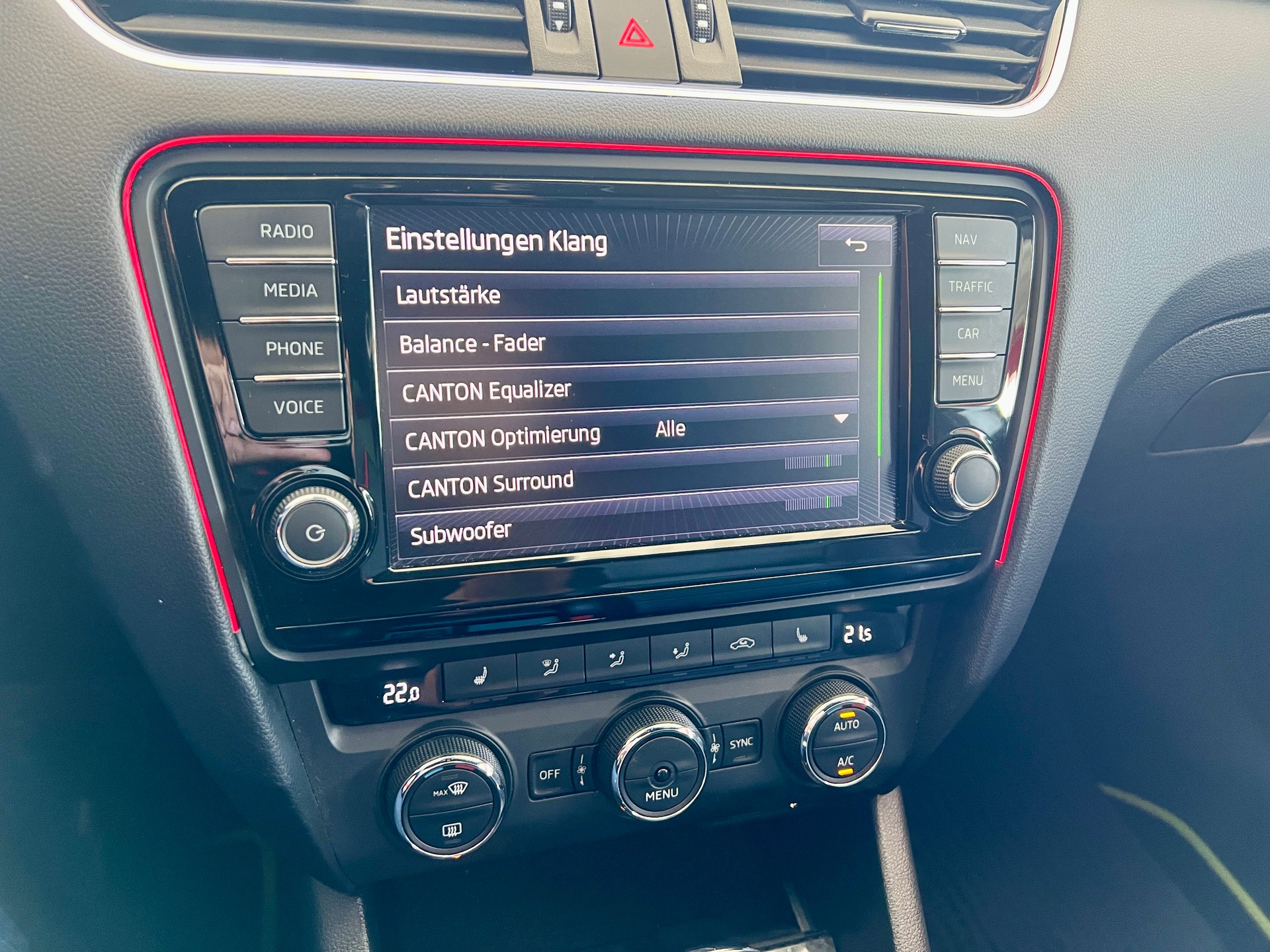 SKODA Octavia Combi 2.0 TSI RS DSG-image-30