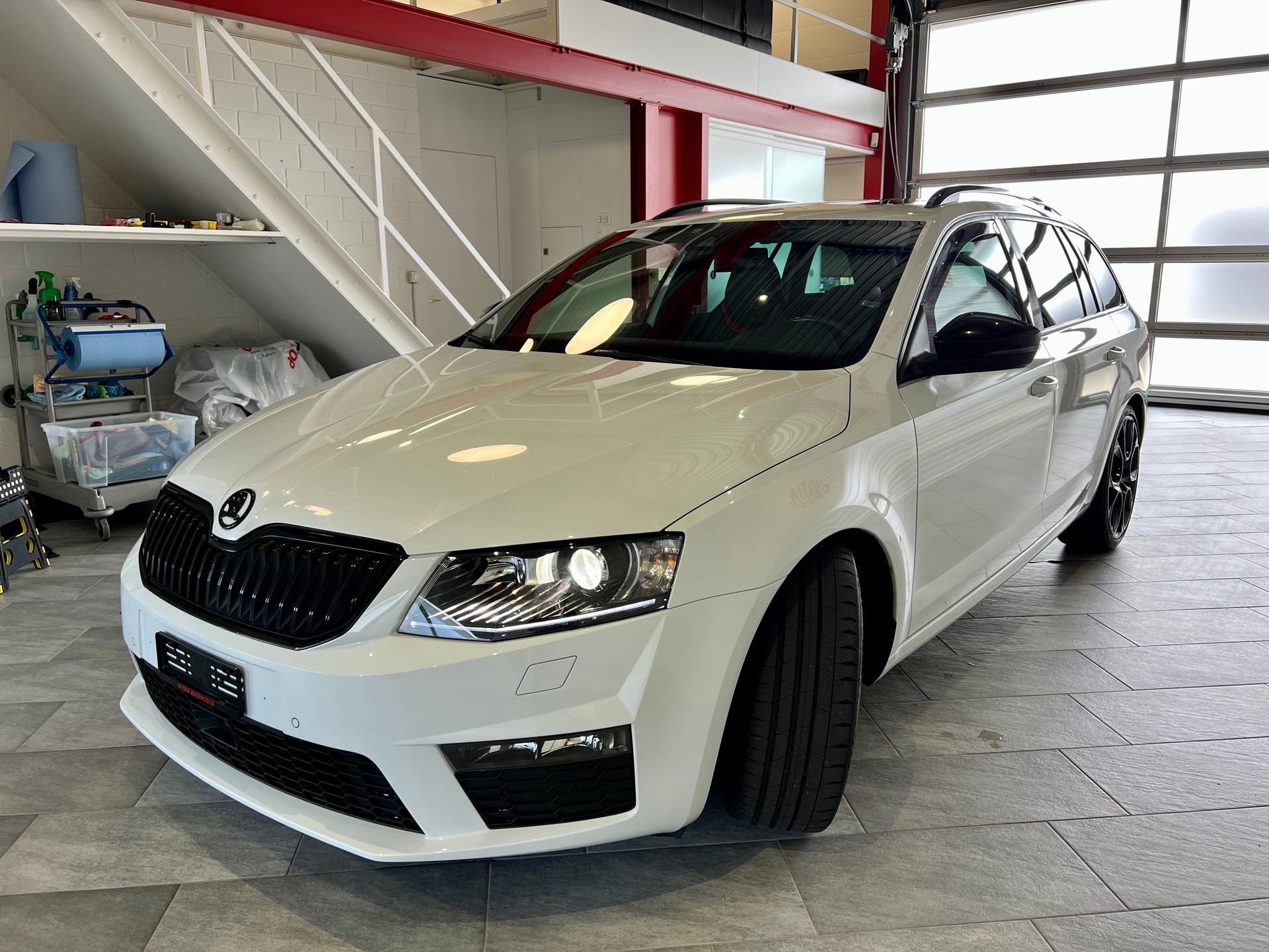 SKODA Octavia Combi 2.0 TSI RS DSG-showroom-element-3