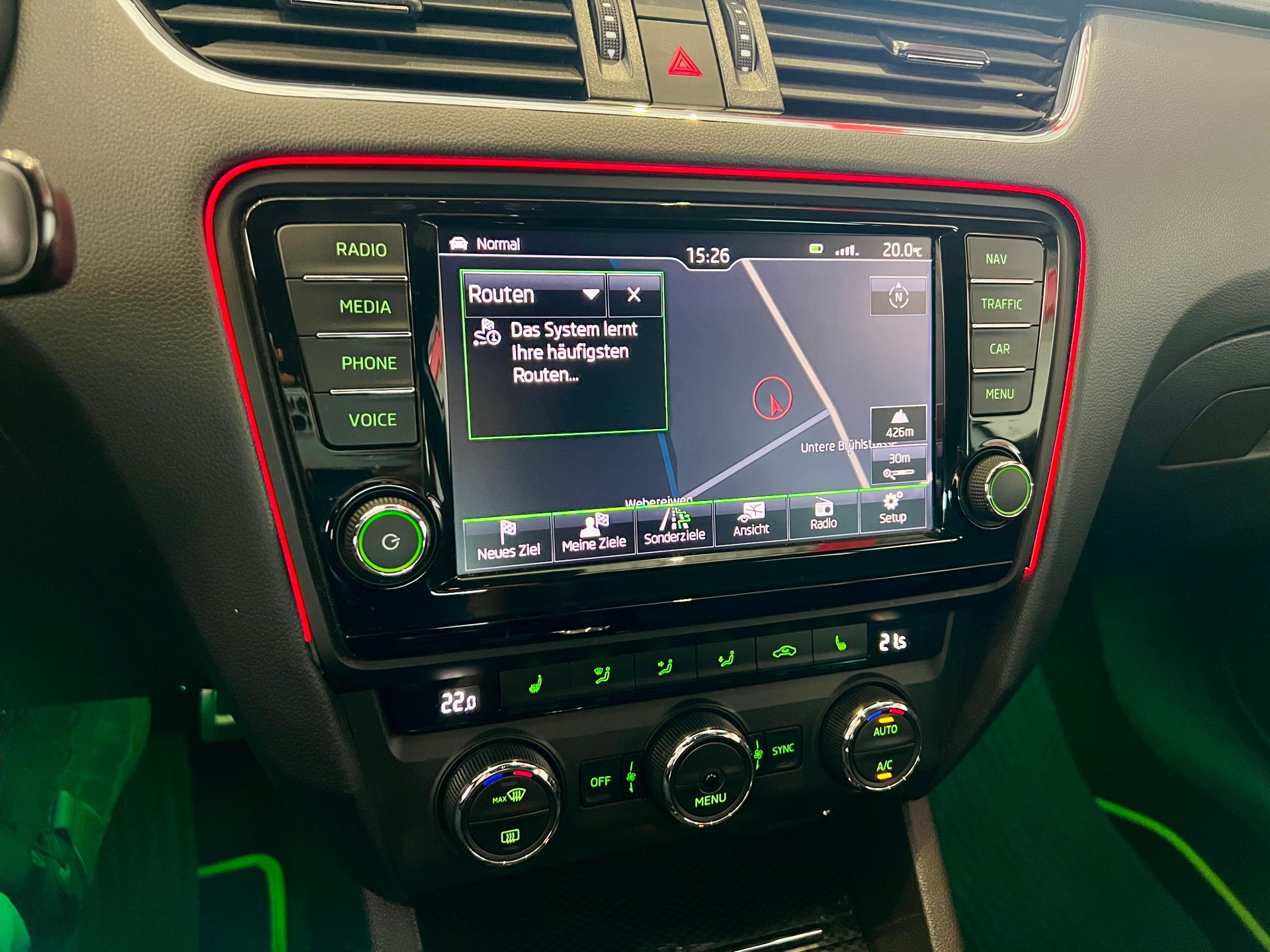 SKODA Octavia Combi 2.0 TSI RS DSG-image-28