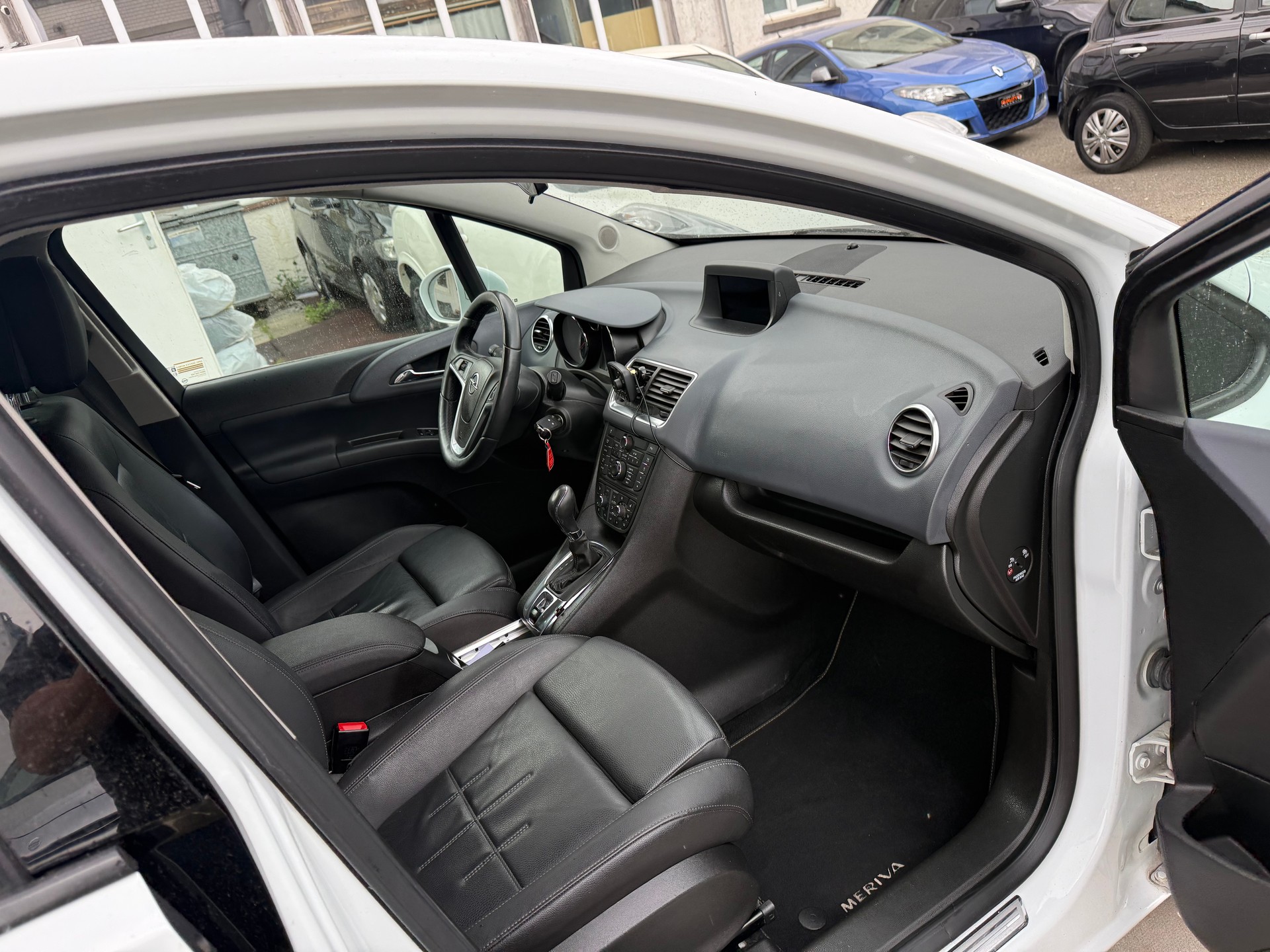 OPEL Meriva 1.7 CDTi Color Edition Automatic-image-9