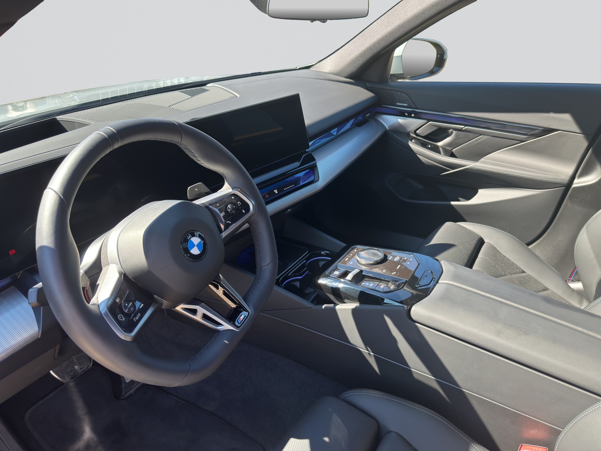 BMW 520d M Sport Pro 48V Touring Steptronic sDrive-image-7