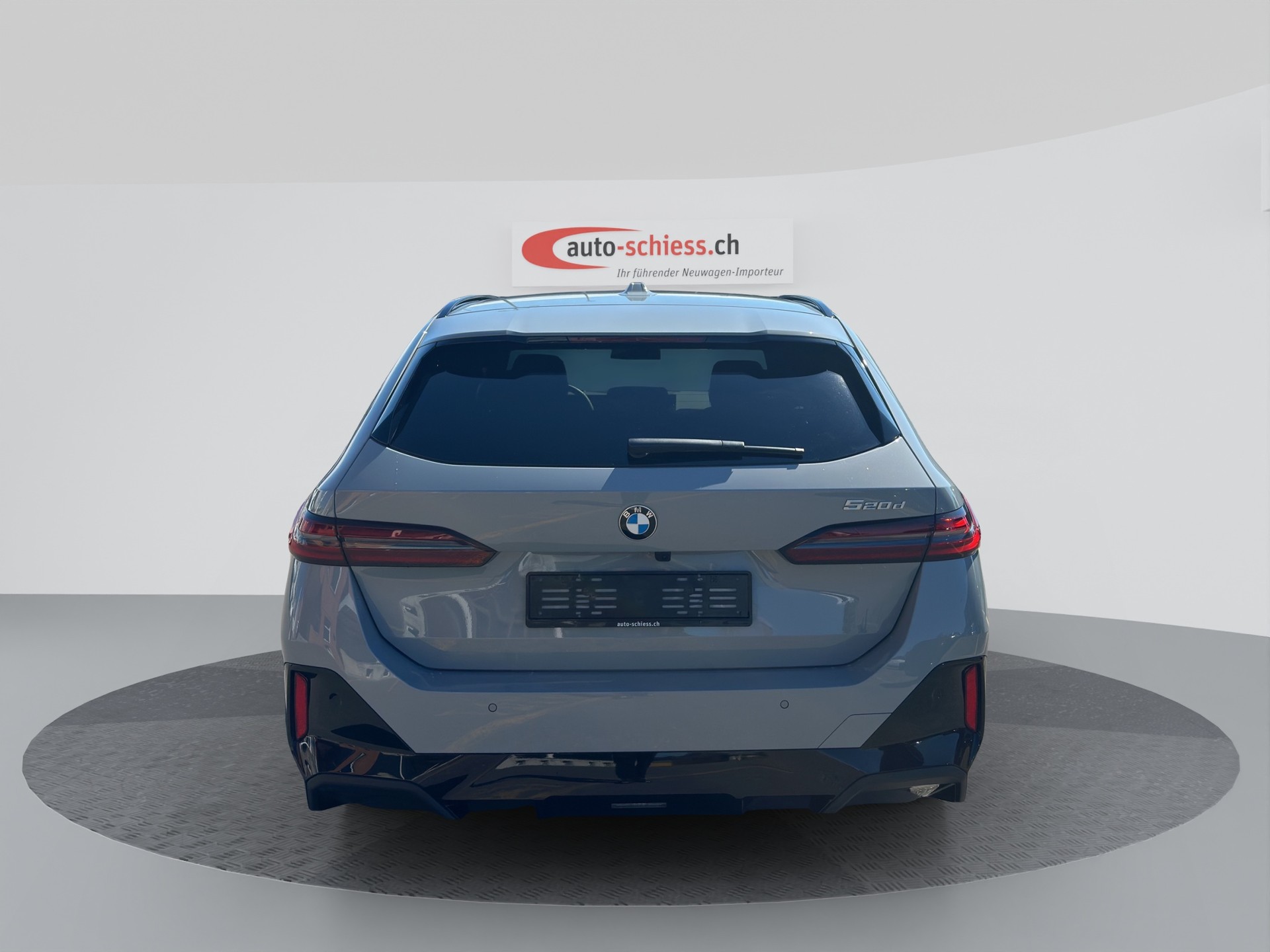BMW 520d M Sport Pro 48V Touring Steptronic sDrive-showroom-element-3