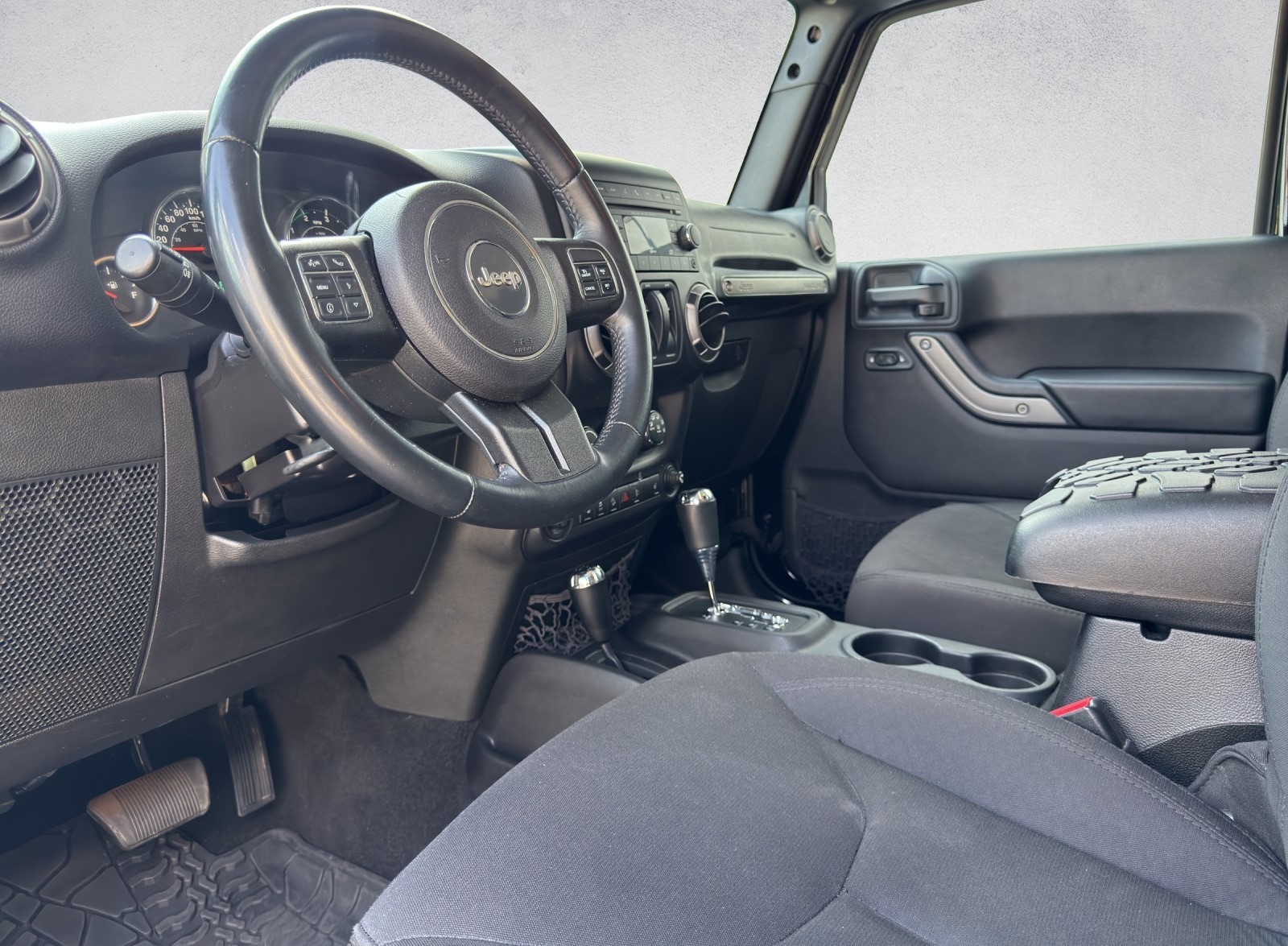 JEEP Wrangler 2.8 CRD Black Edition II Automatic-image-12