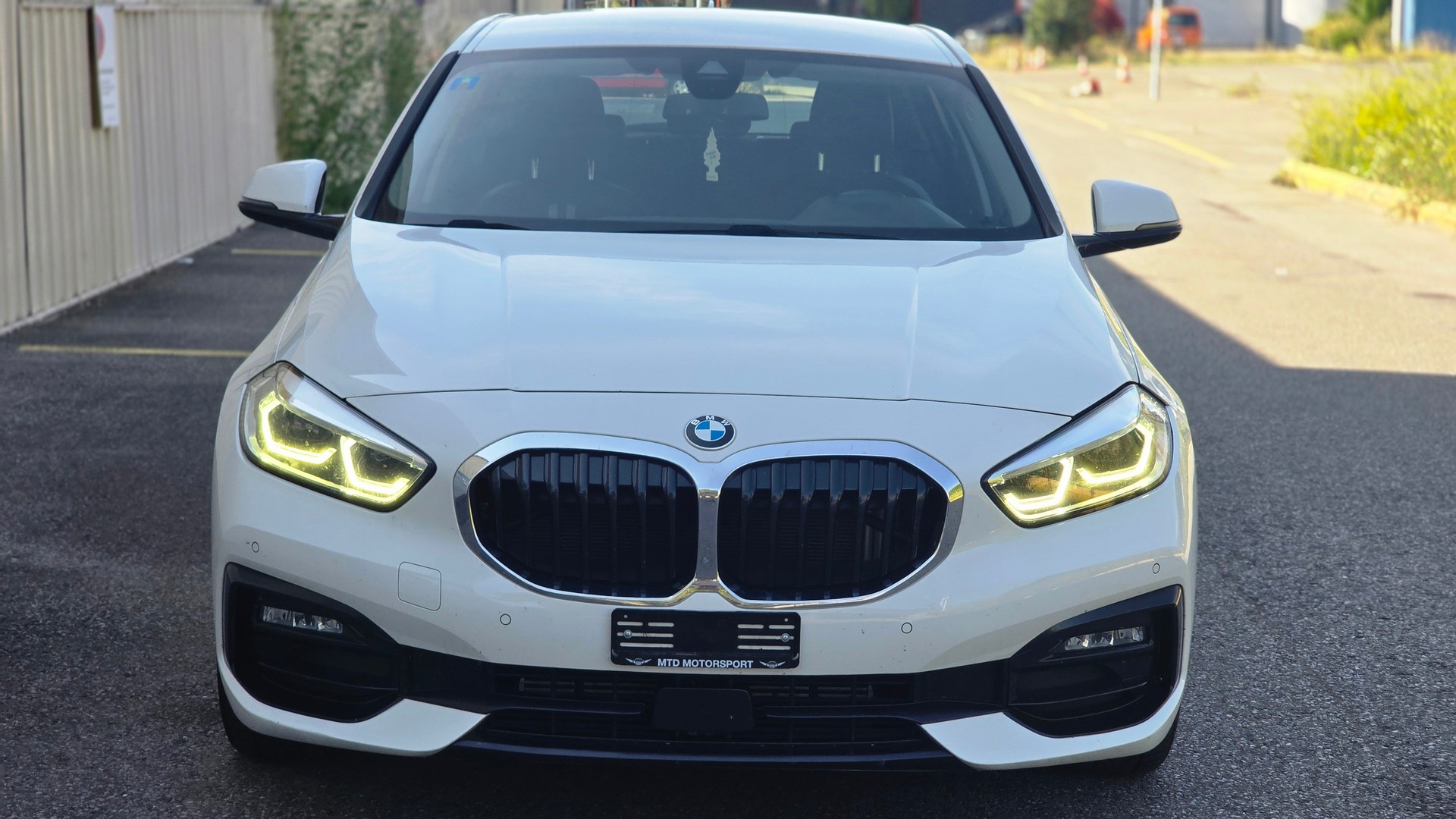 BMW 118i Essential Edition