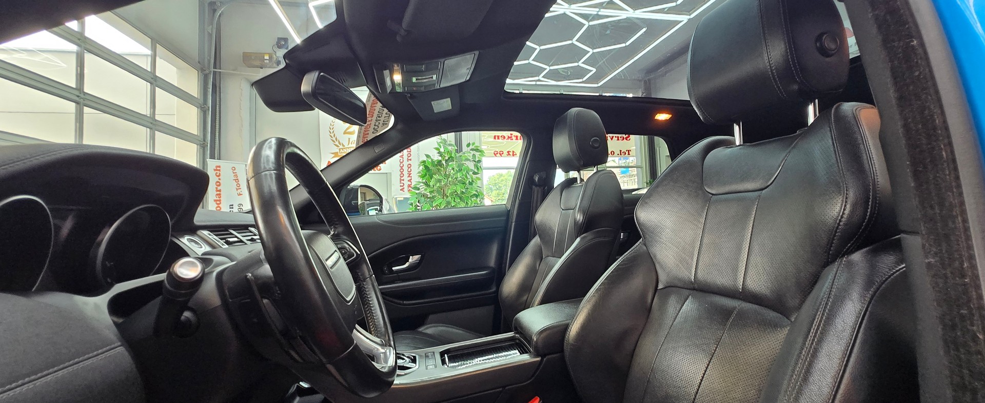 LAND ROVER Range Rover Evoque 2.0 TD4 HSE Dynamic-image-14
