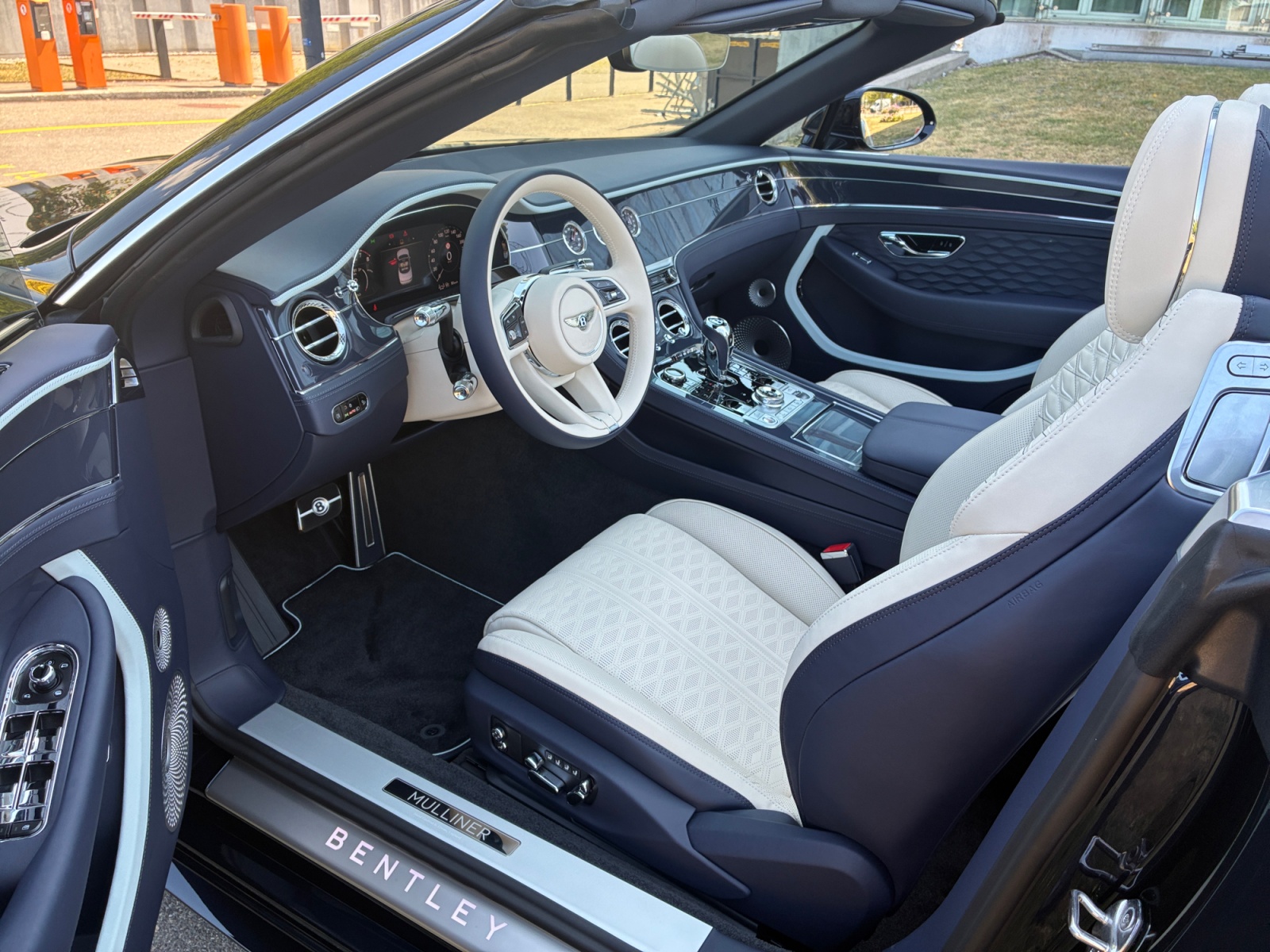 BENTLEY Continental GTC 4.0 V8 PHEV Mulliner/ 1.9% Leasing möglich.-image-9