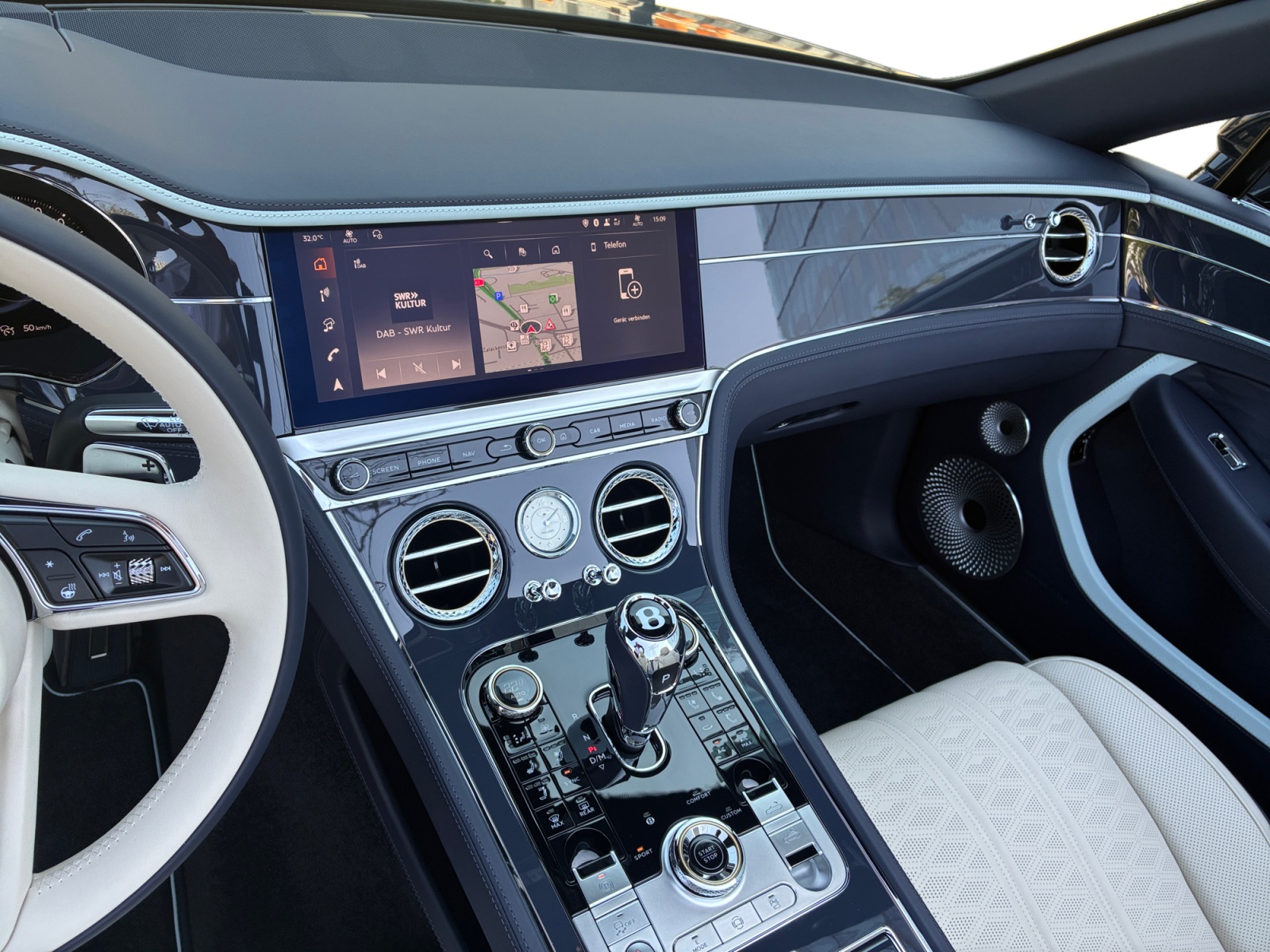 BENTLEY Continental GTC 4.0 V8 PHEV Mulliner/ 1.9% Leasing möglich.-image-14