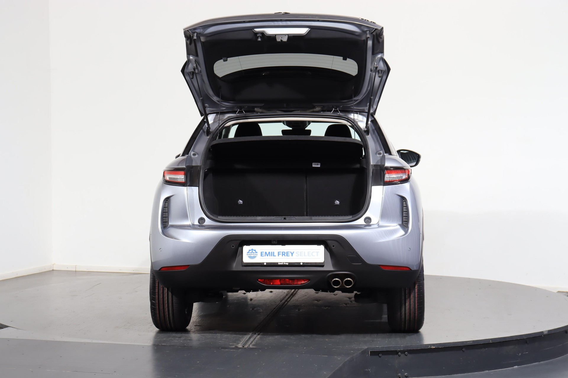 DS AUTOMOBILES 3 Crossback 1.2 PureTech 130 Ligne Noire-showroom-element-3