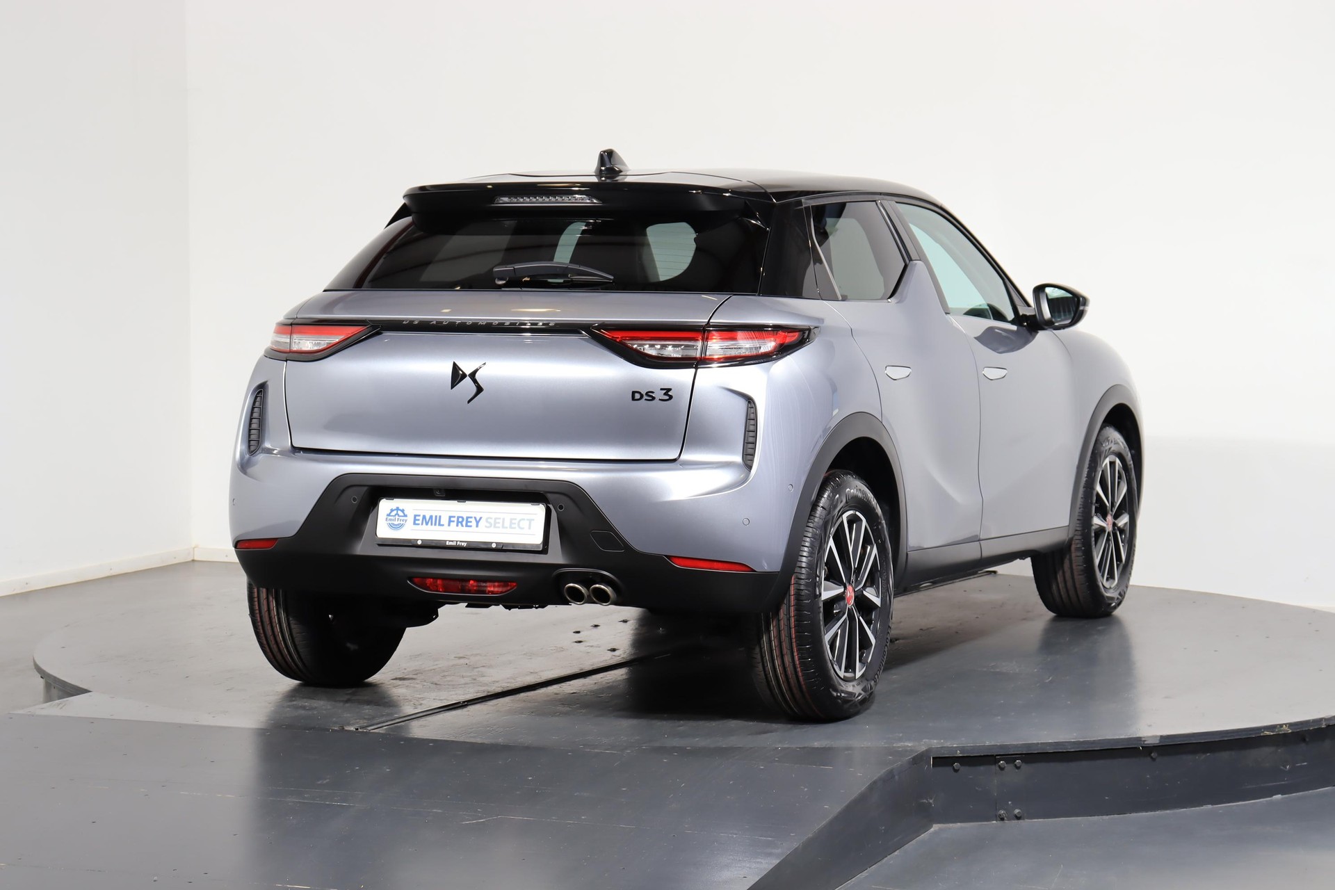 DS AUTOMOBILES 3 Crossback 1.2 PureTech 130 Ligne Noire-showroom-element-2