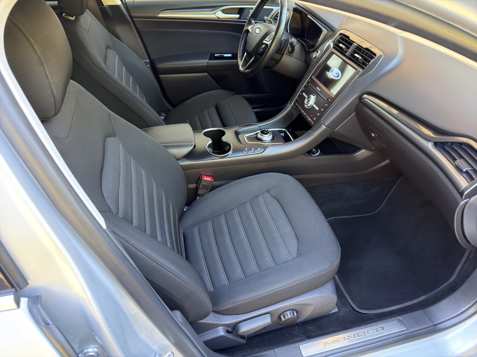FORD Mondeo 2.0 TDCi Trend Automatik-image-12