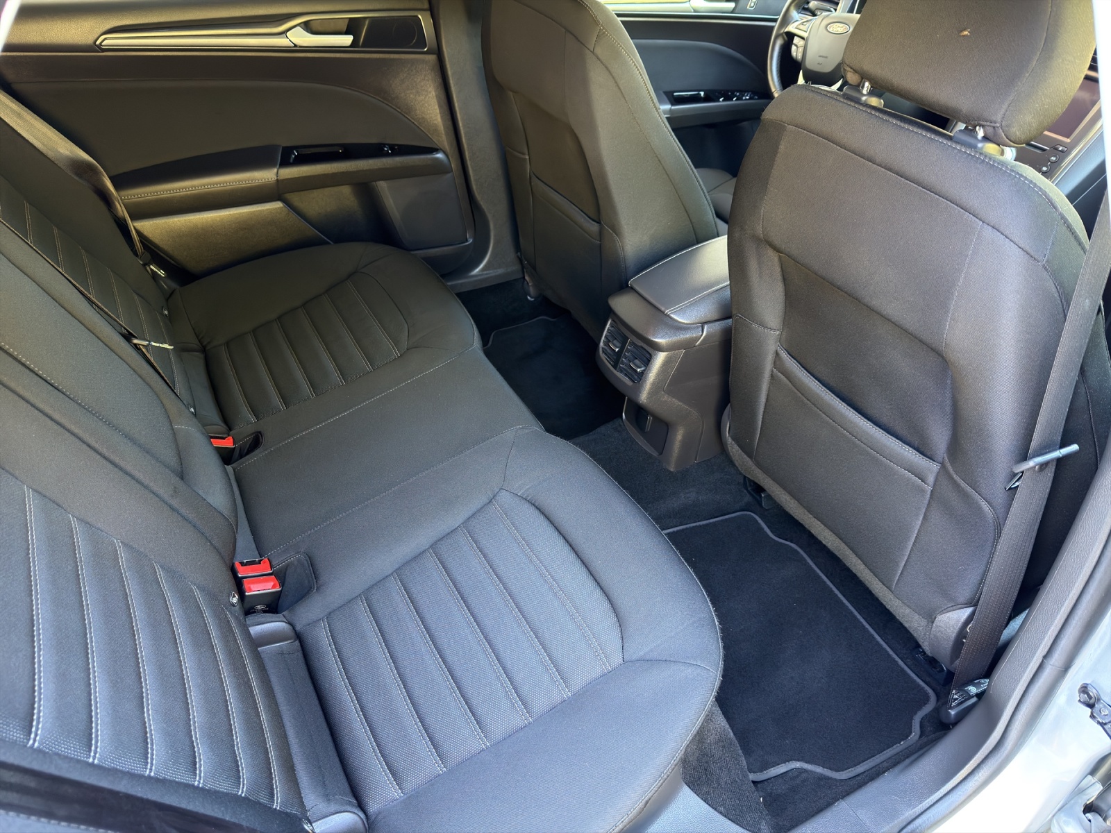 FORD Mondeo 2.0 TDCi Trend Automatik-image-13
