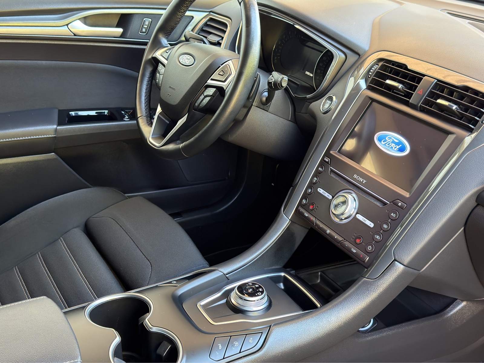 FORD Mondeo 2.0 TDCi Trend Automatik-image-11