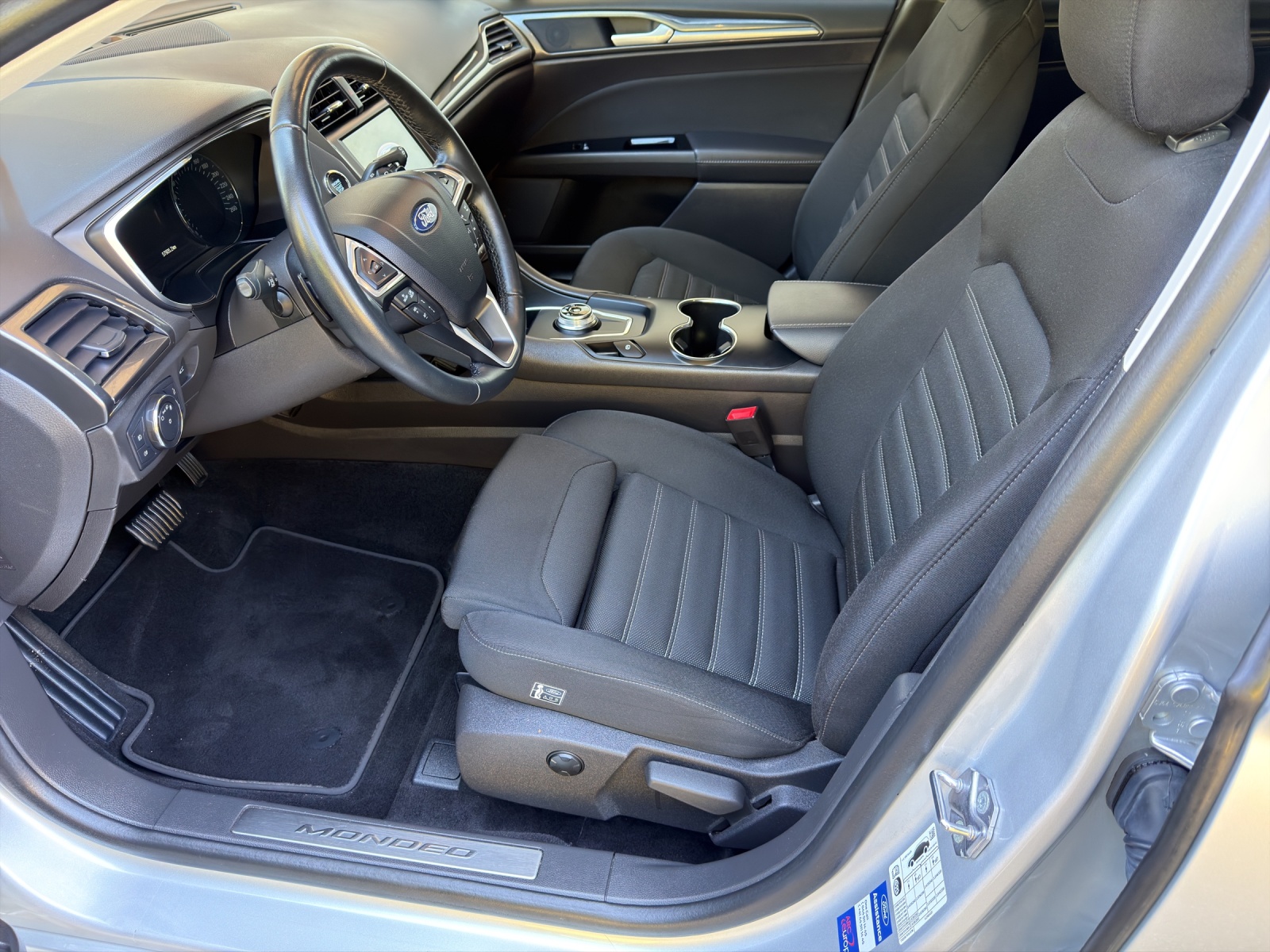 FORD Mondeo 2.0 TDCi Trend Automatik-image-9