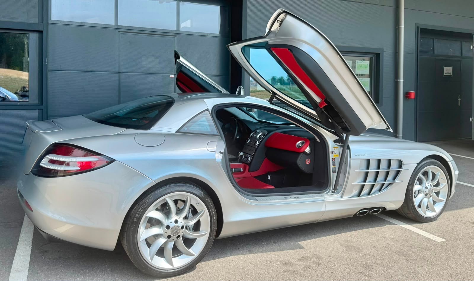 MERCEDES-BENZ SLR-image-5