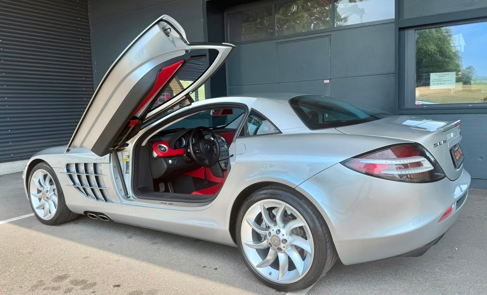 MERCEDES-BENZ SLR-image-11